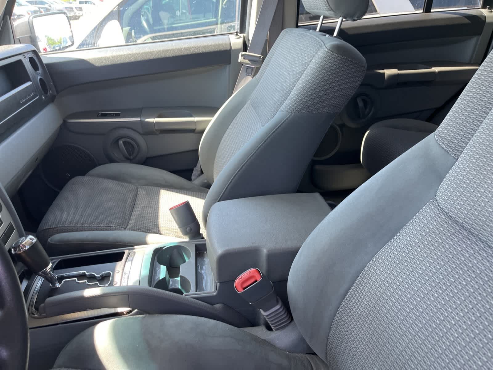 Thumbnail: 2007 Jeep Commander - 23