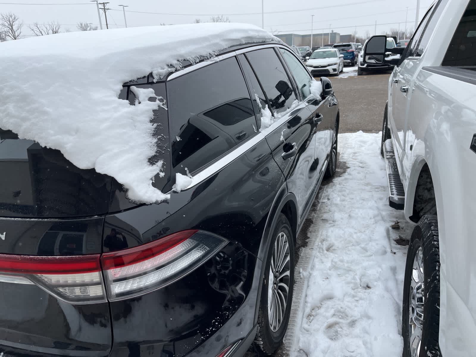 Thumbnail: 2020 Lincoln Aviator - 14