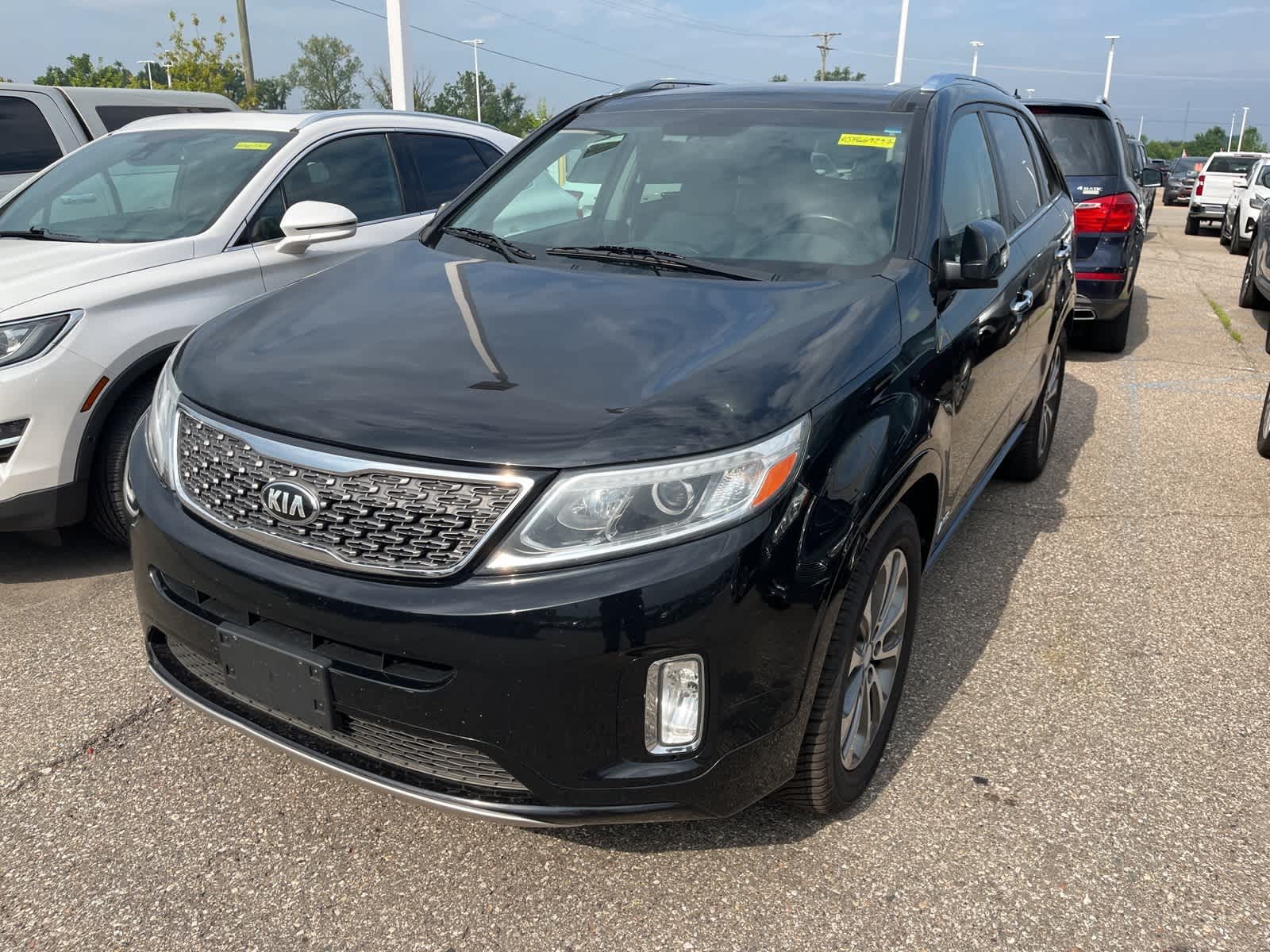 Thumbnail: 2015 Kia Sorento - 3