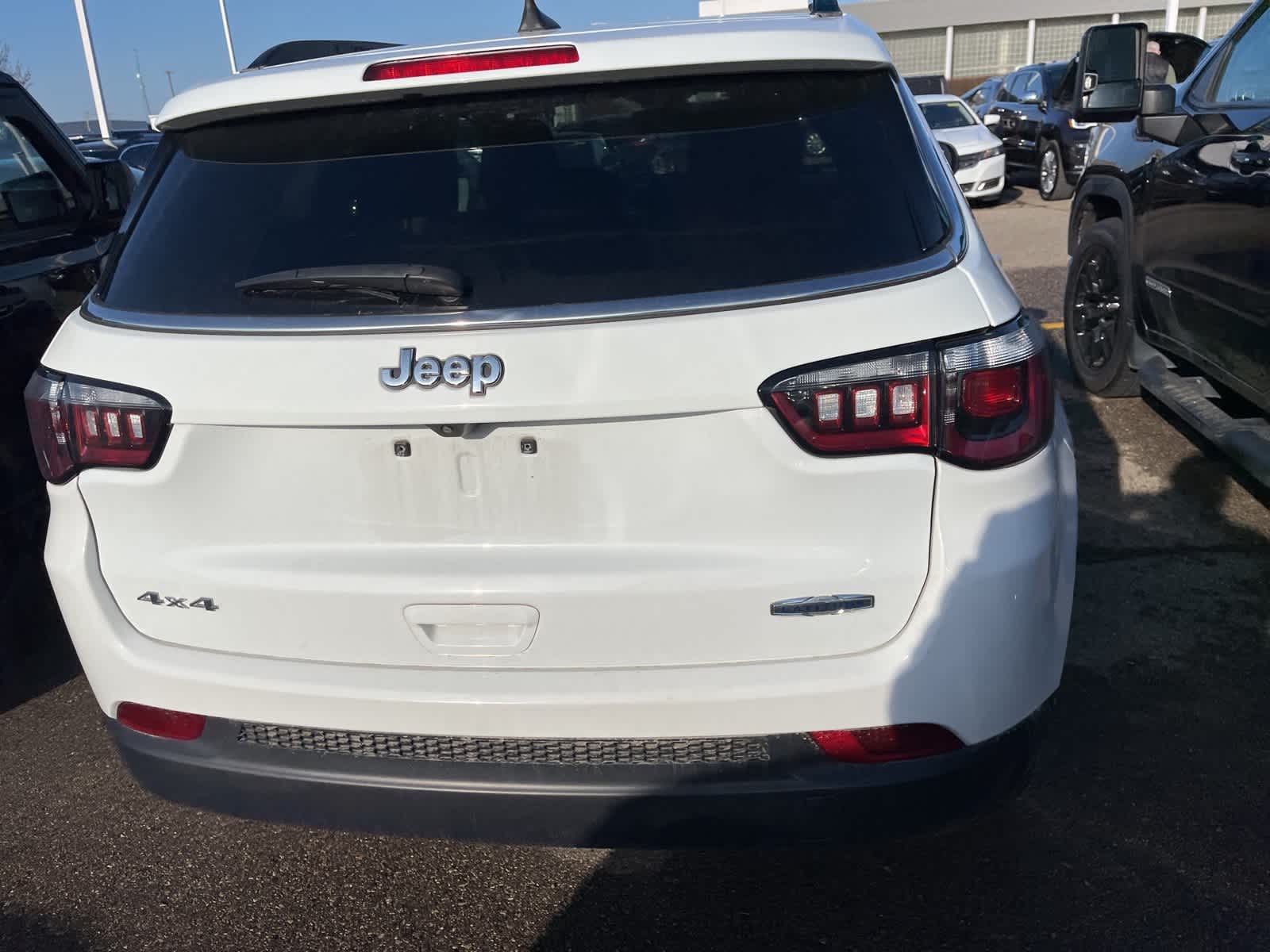 Thumbnail: 2022 Jeep Compass - 14