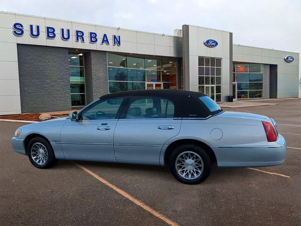 2000 Lincoln Town Car Signature 6