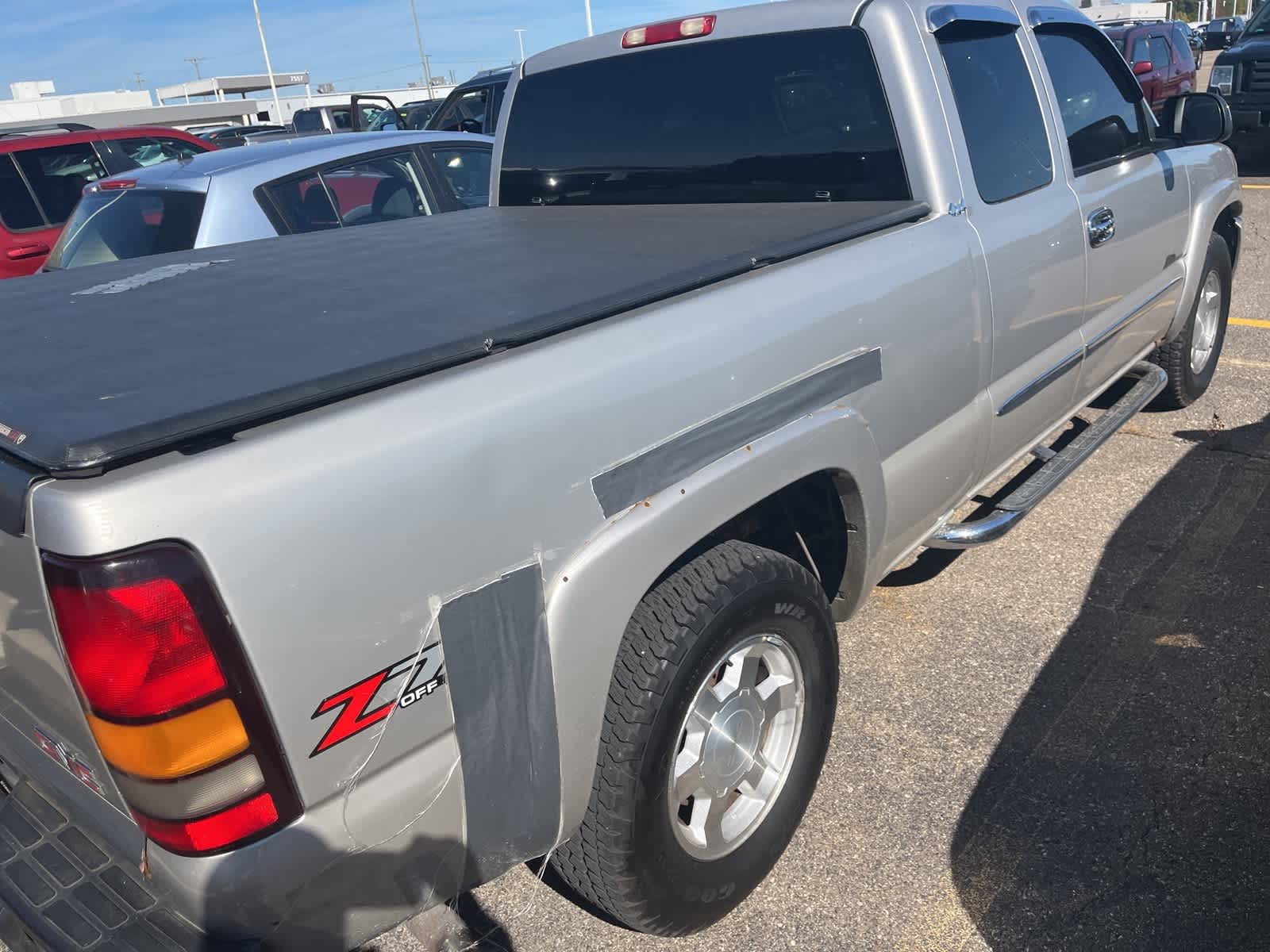 Thumbnail: 2005 GMC Sierra 1500 - 13