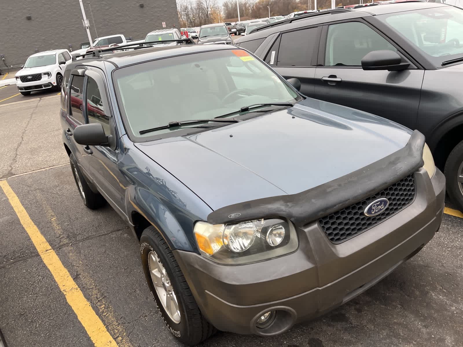Thumbnail: 2005 Ford Escape - 25