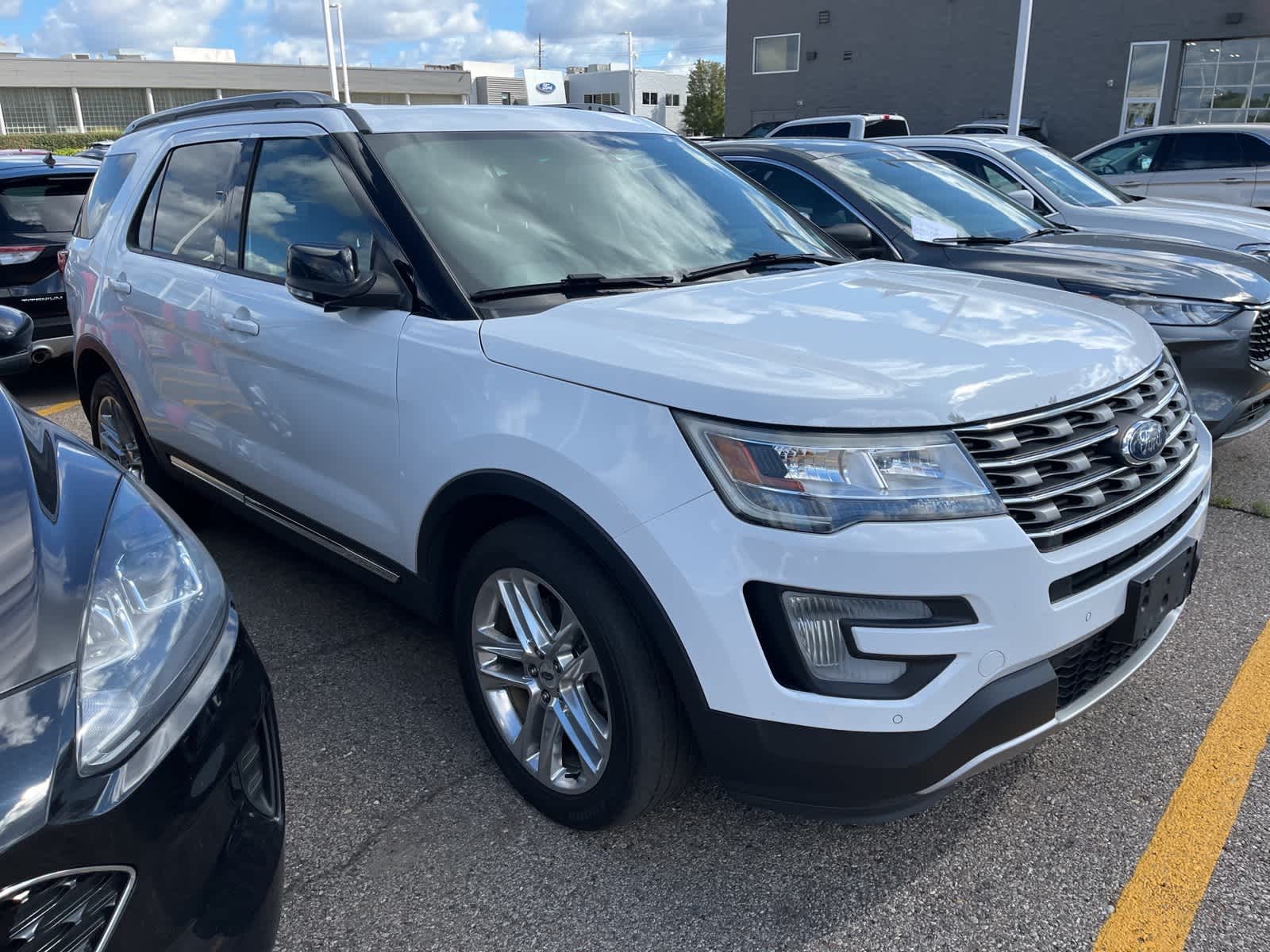 Thumbnail: 2017 Ford Explorer - 16