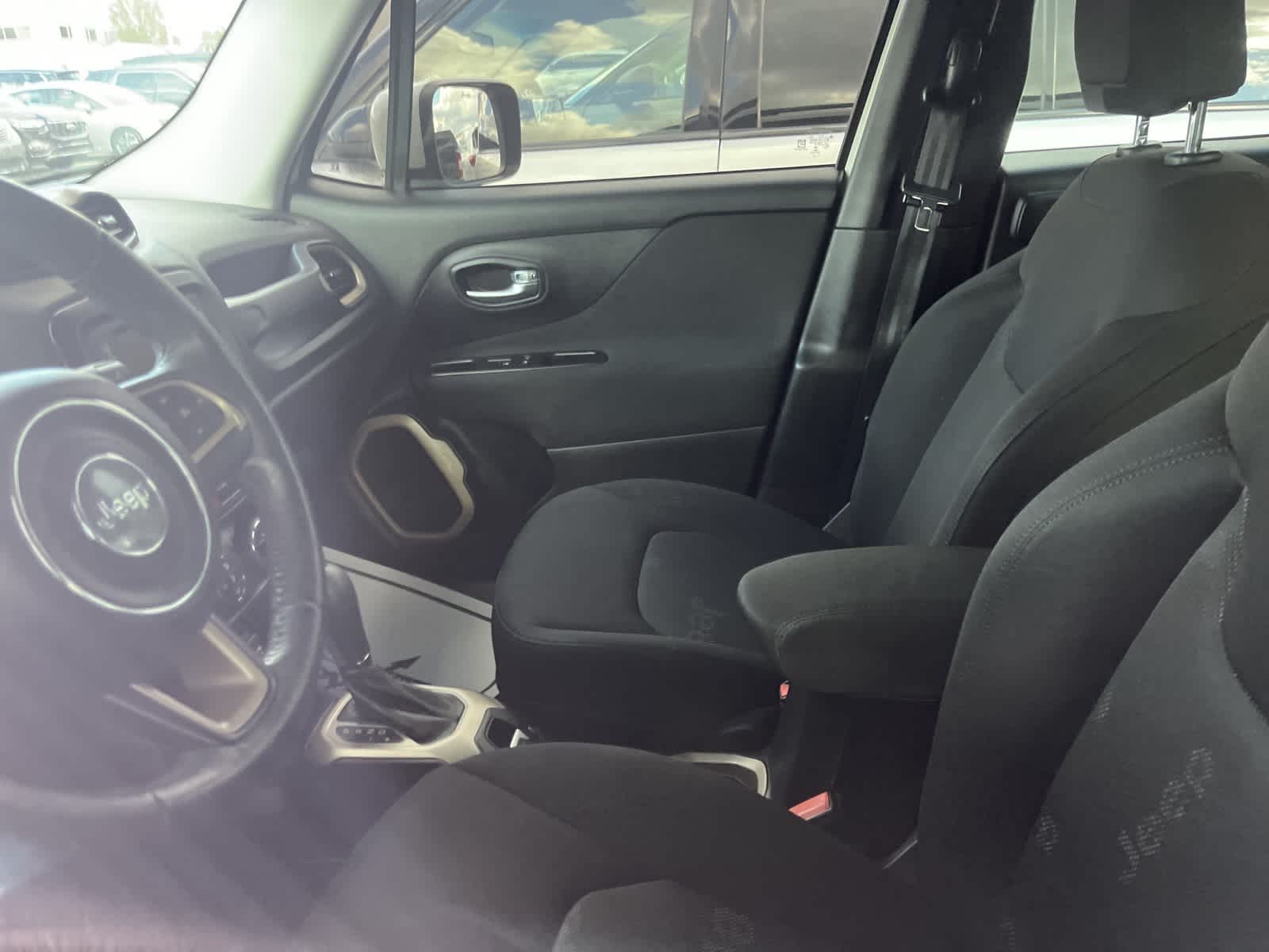 Thumbnail: 2015 Jeep Renegade - 23