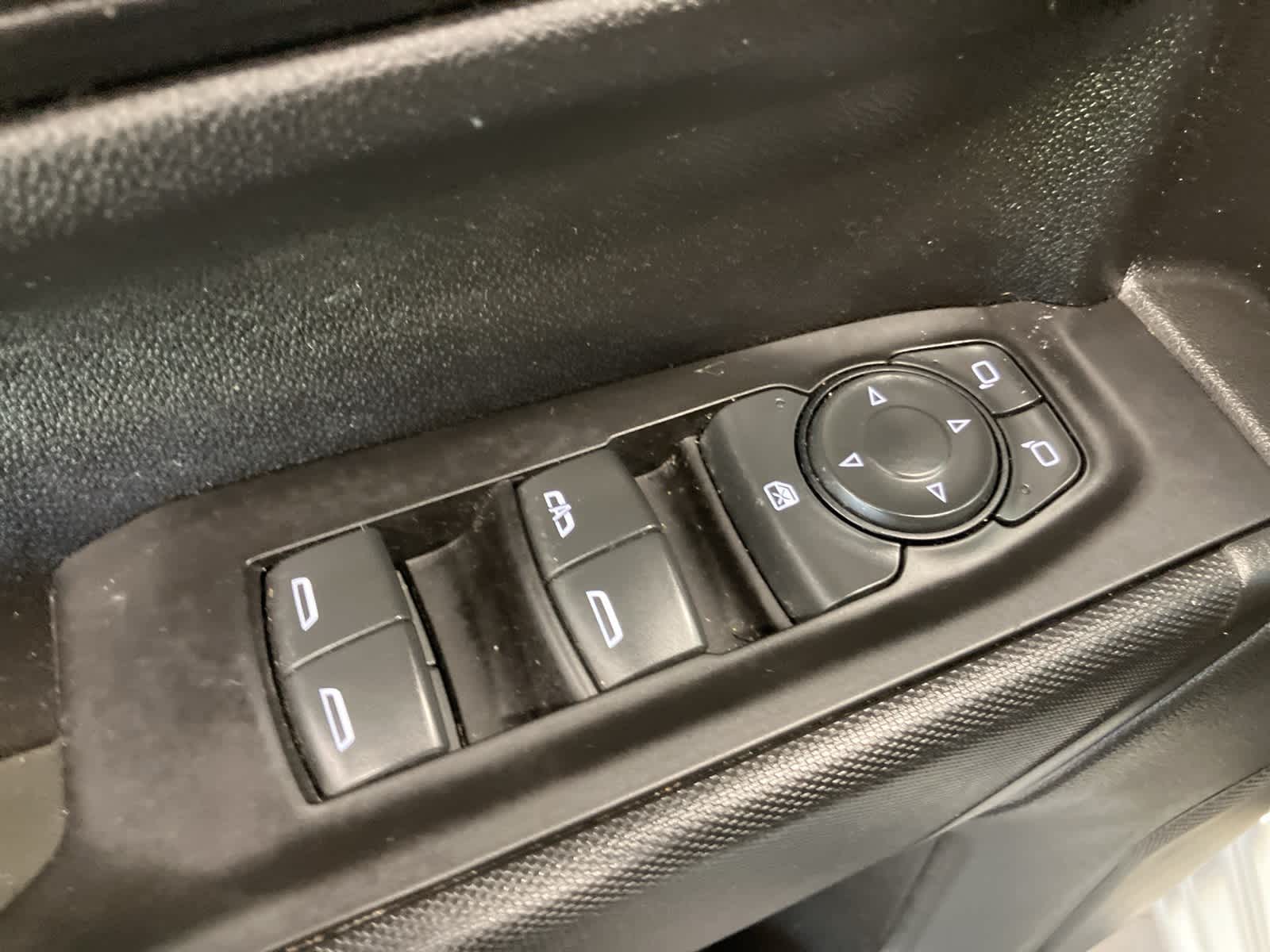 Thumbnail: 2020 Chevrolet Silverado 1500 - 12