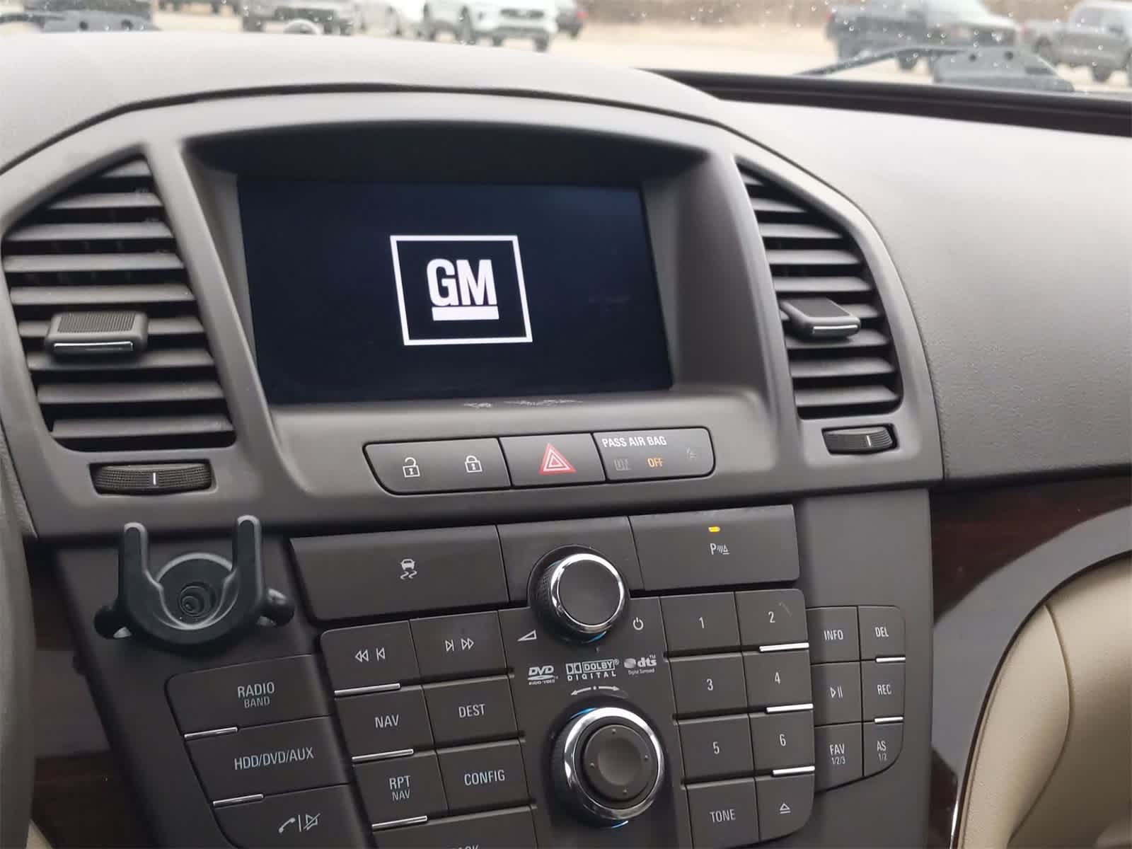 2011 Buick Regal CXL Turbo 28