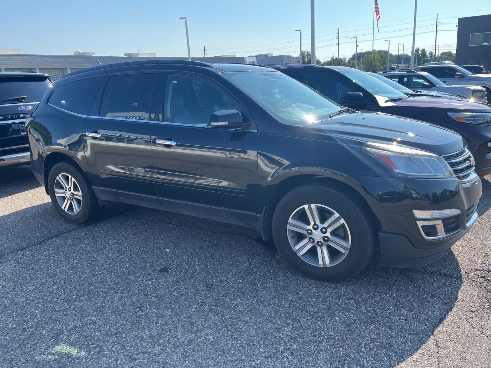 Thumbnail: 2017 Chevrolet Traverse - 14