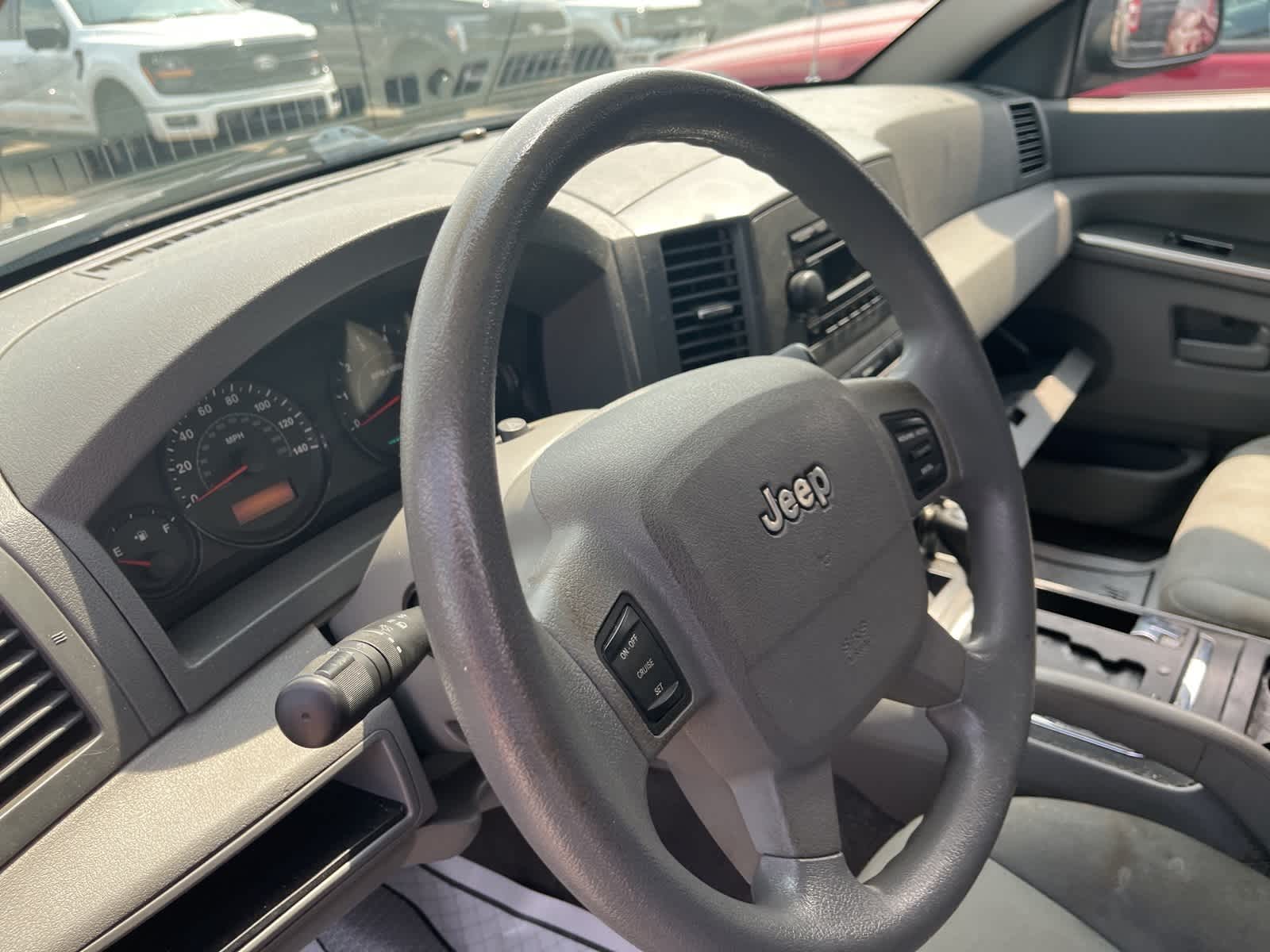 Thumbnail: 2005 Jeep Grand Cherokee - 24