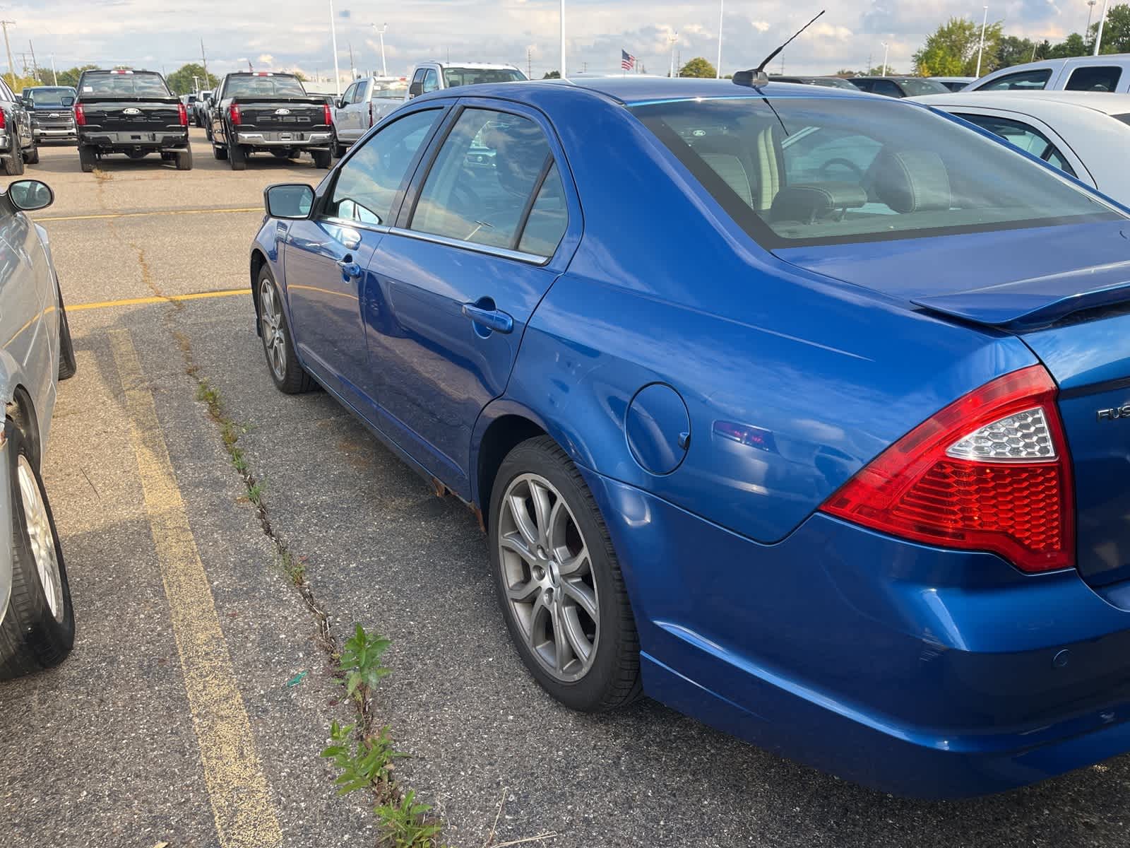 Thumbnail: 2011 Ford Fusion - 8