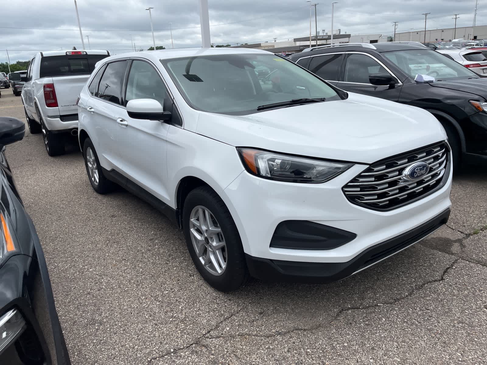 Thumbnail: 2024 Ford Edge - 17
