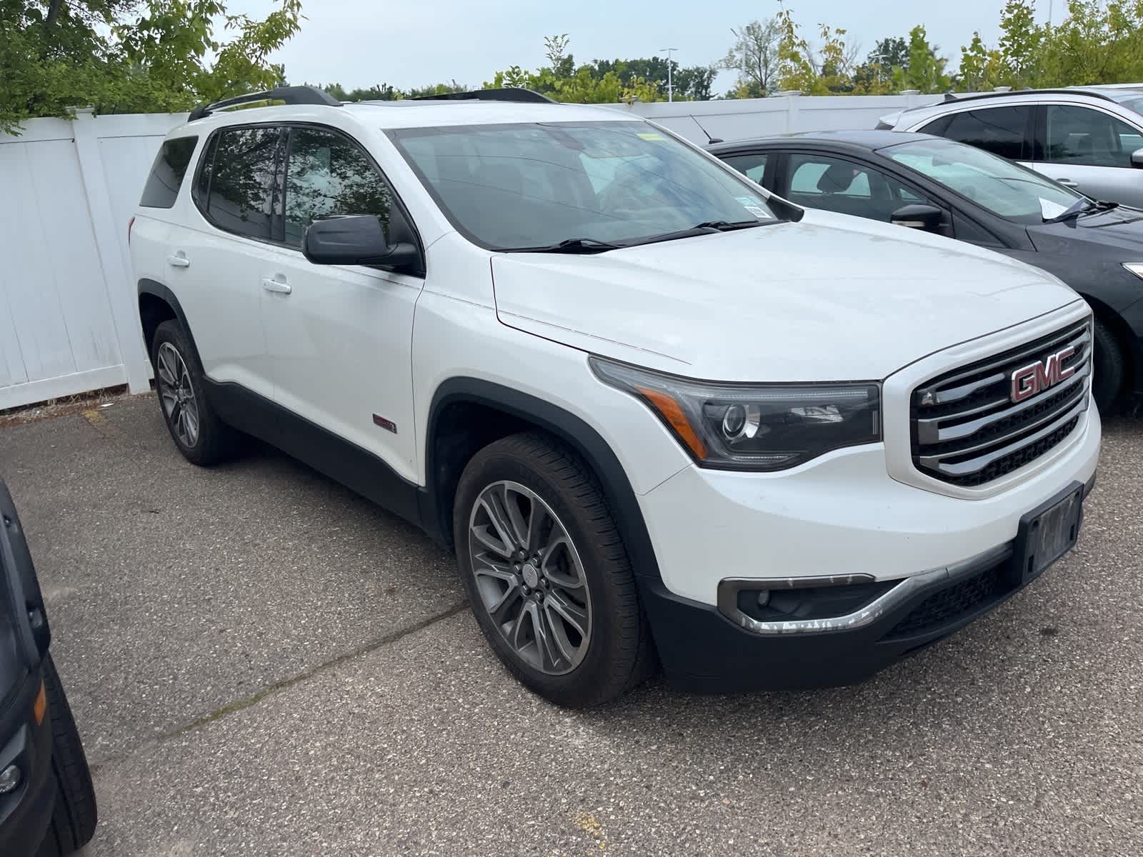 Thumbnail: 2017 GMC Acadia - 18