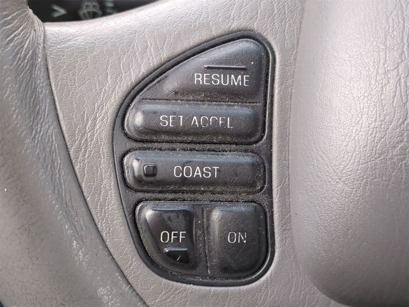 2000 Lincoln Town Car Signature 22