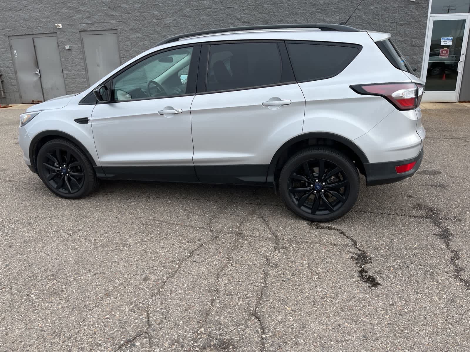 Thumbnail: 2018 Ford Escape - 9