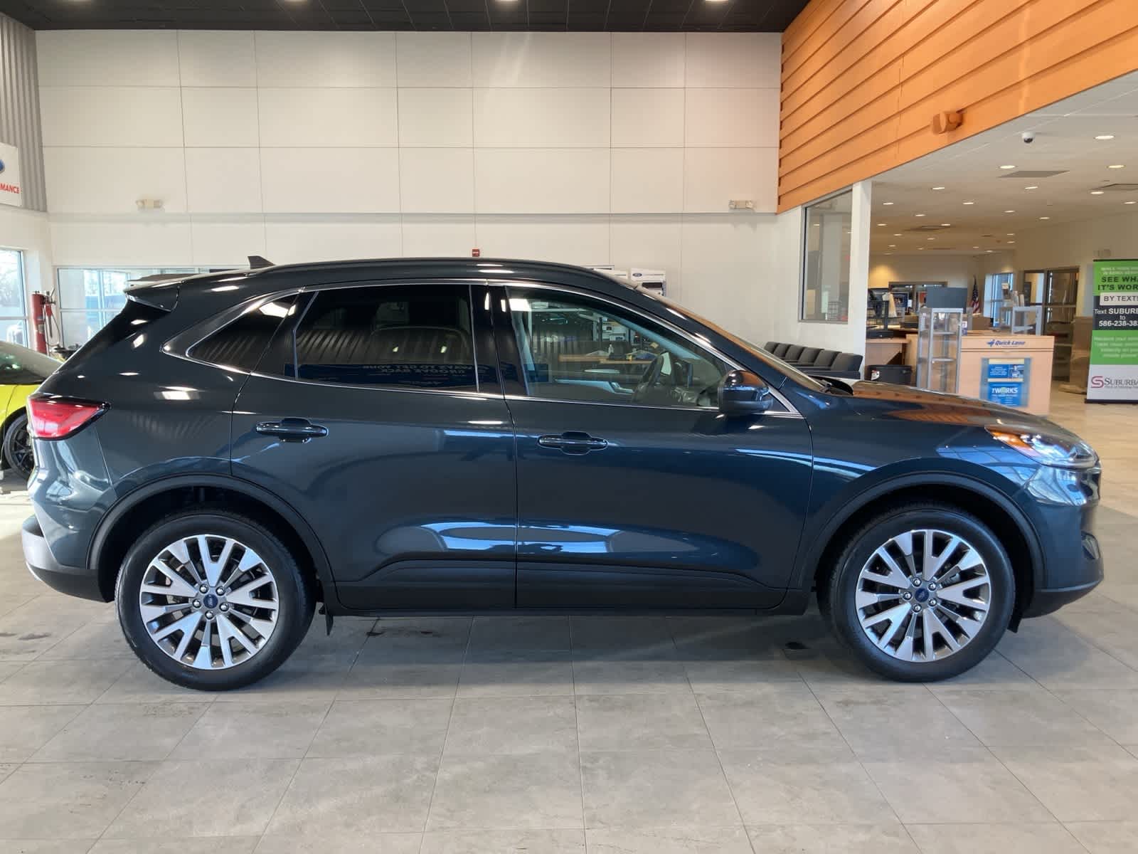 Thumbnail: 2022 Ford Escape - 4