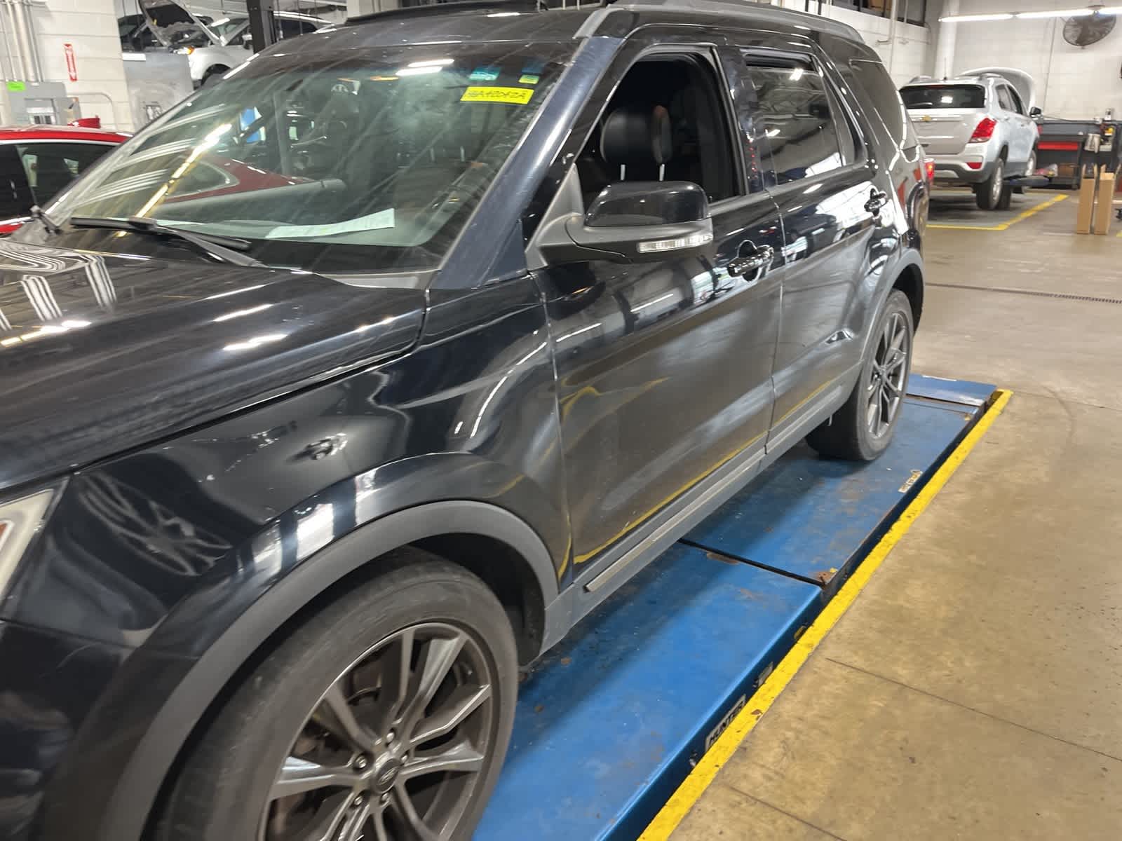 Thumbnail: 2017 Ford Explorer - 5