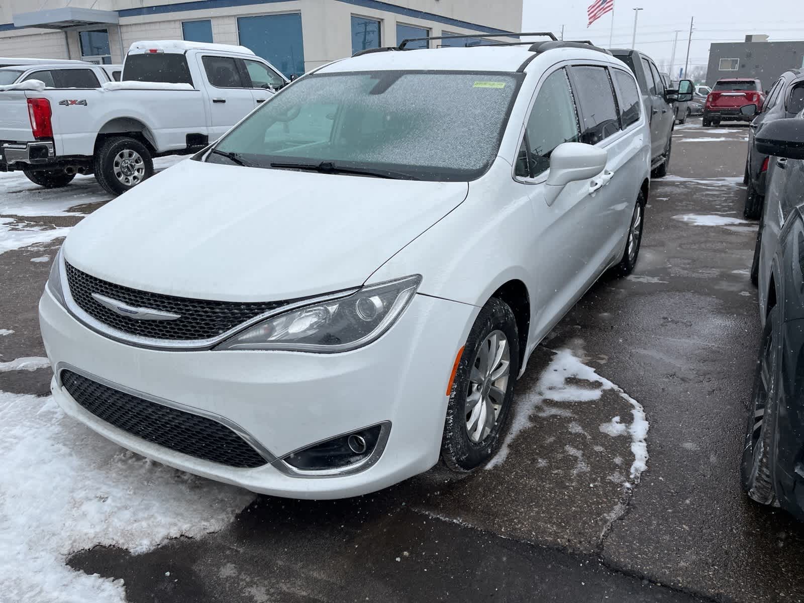 Thumbnail: 2018 Chrysler Pacifica - 2