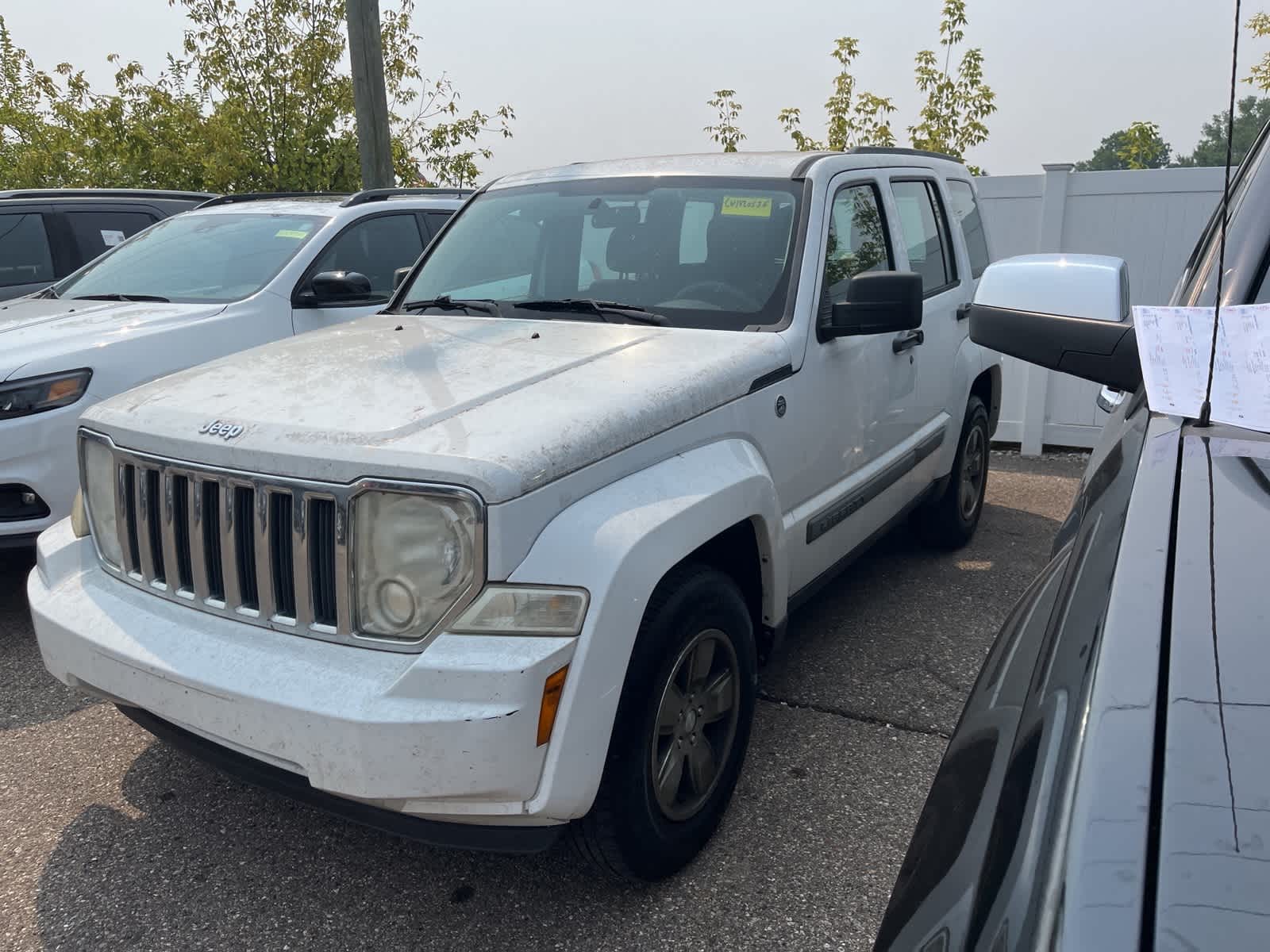 Thumbnail: 2012 Jeep Liberty - 3