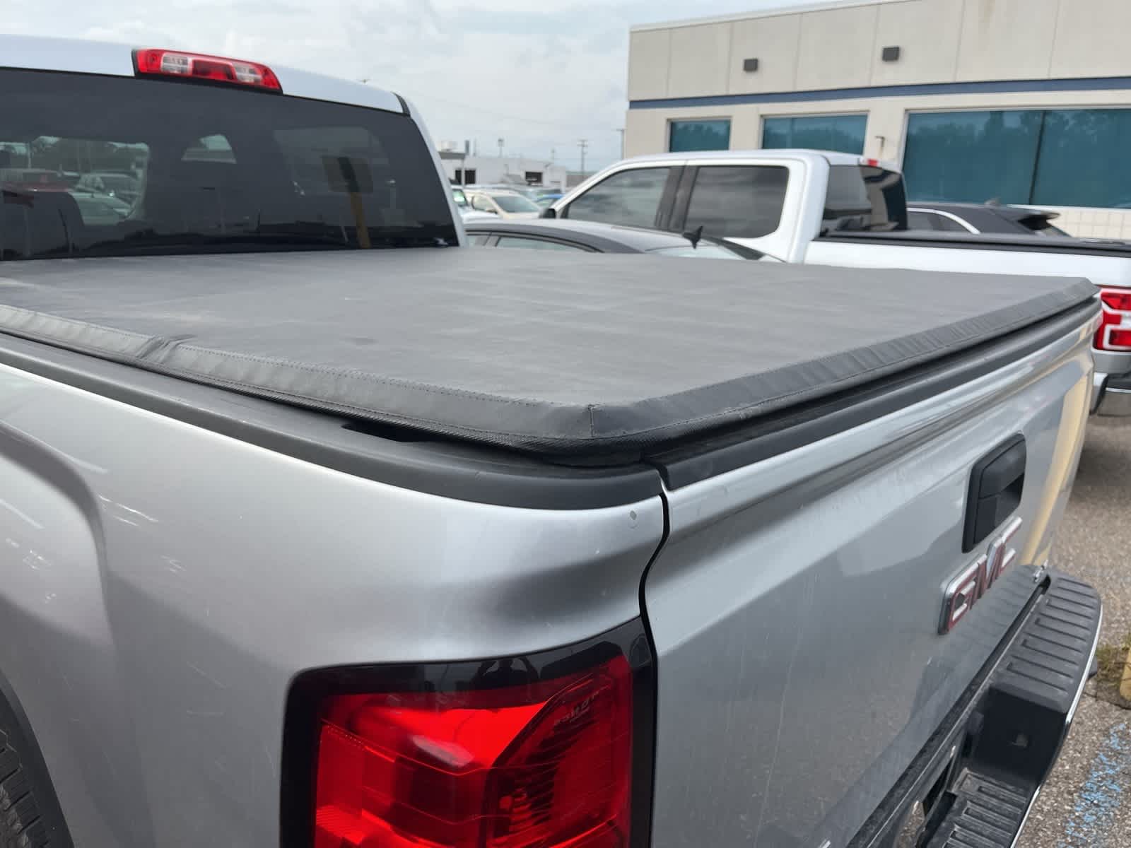 Thumbnail: 2015 GMC Sierra 1500 - 11