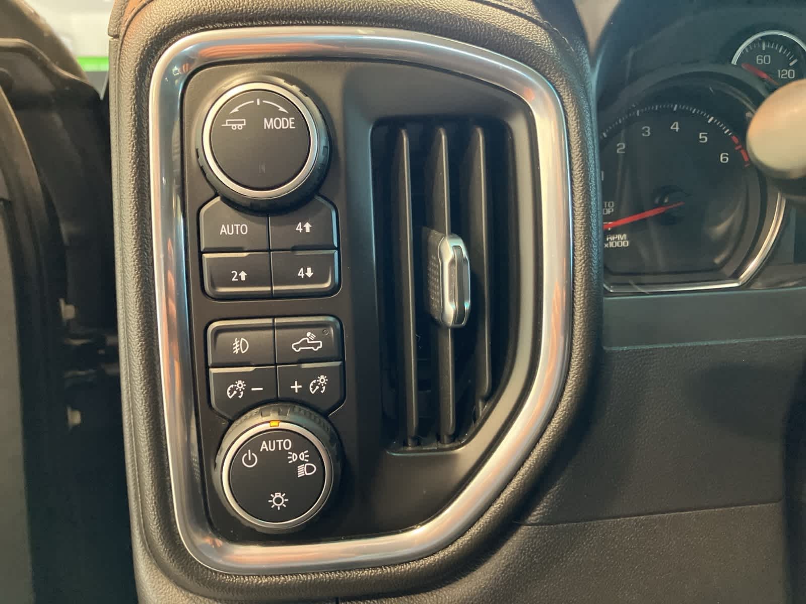 Thumbnail: 2021 Chevrolet Silverado 1500 - 13