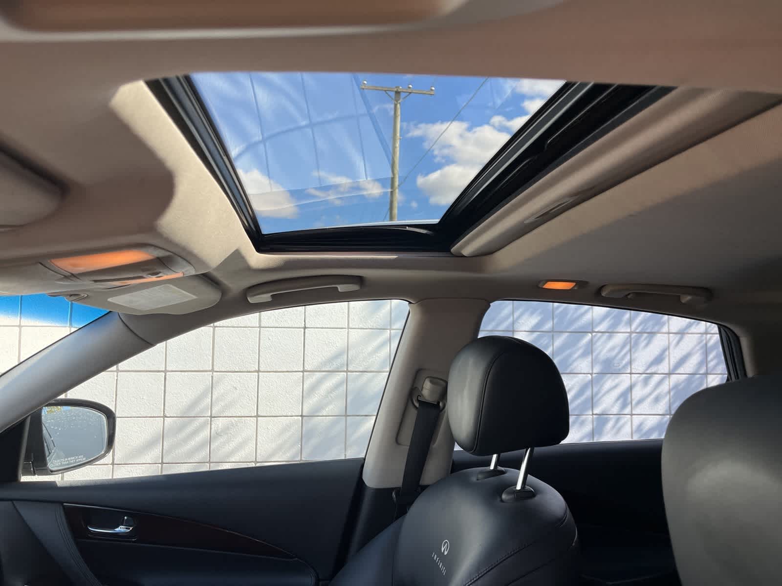 Thumbnail: 2010 INFINITI EX35 - 24