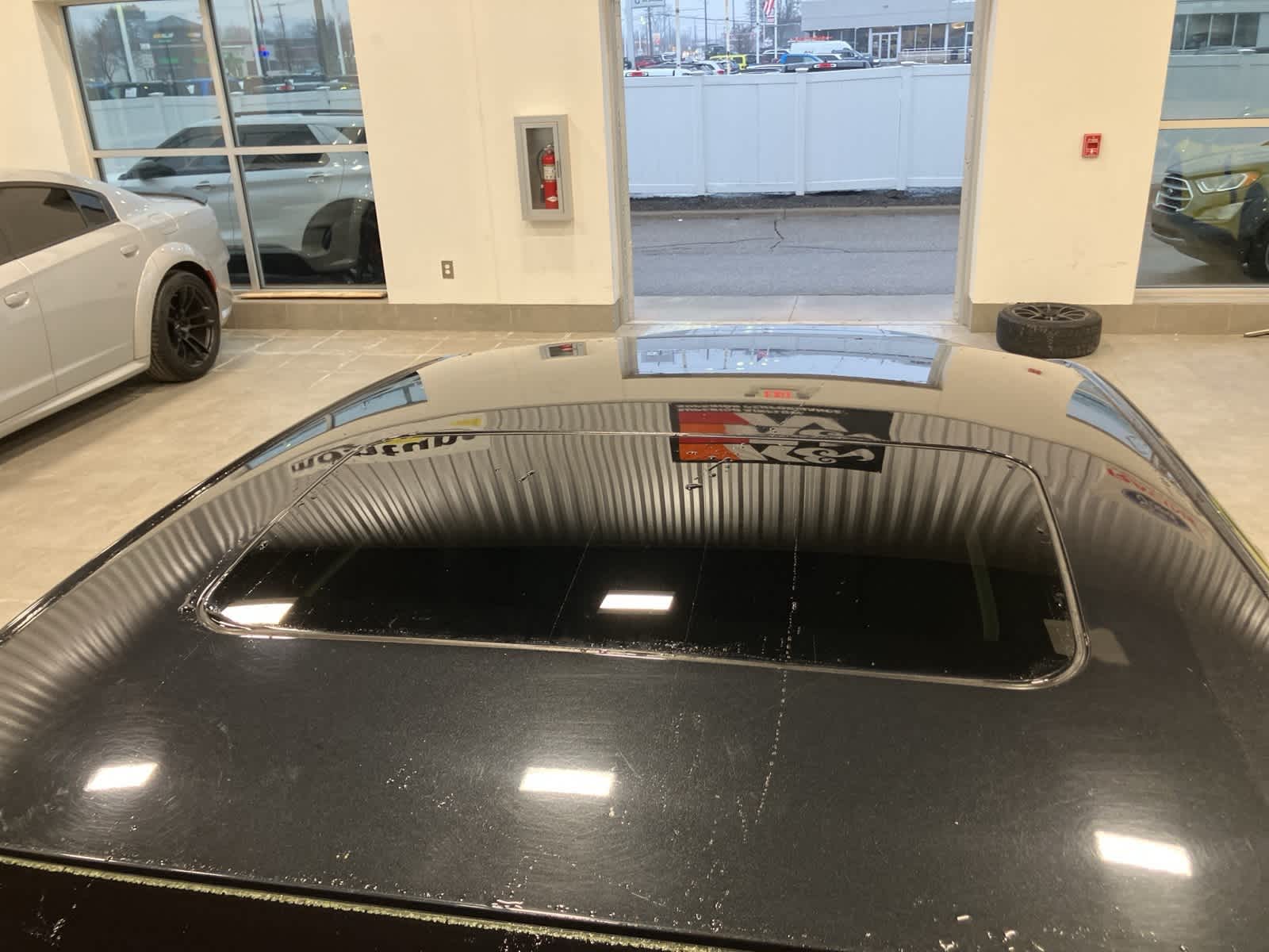 Thumbnail: 2015 Lincoln MKZ - 10