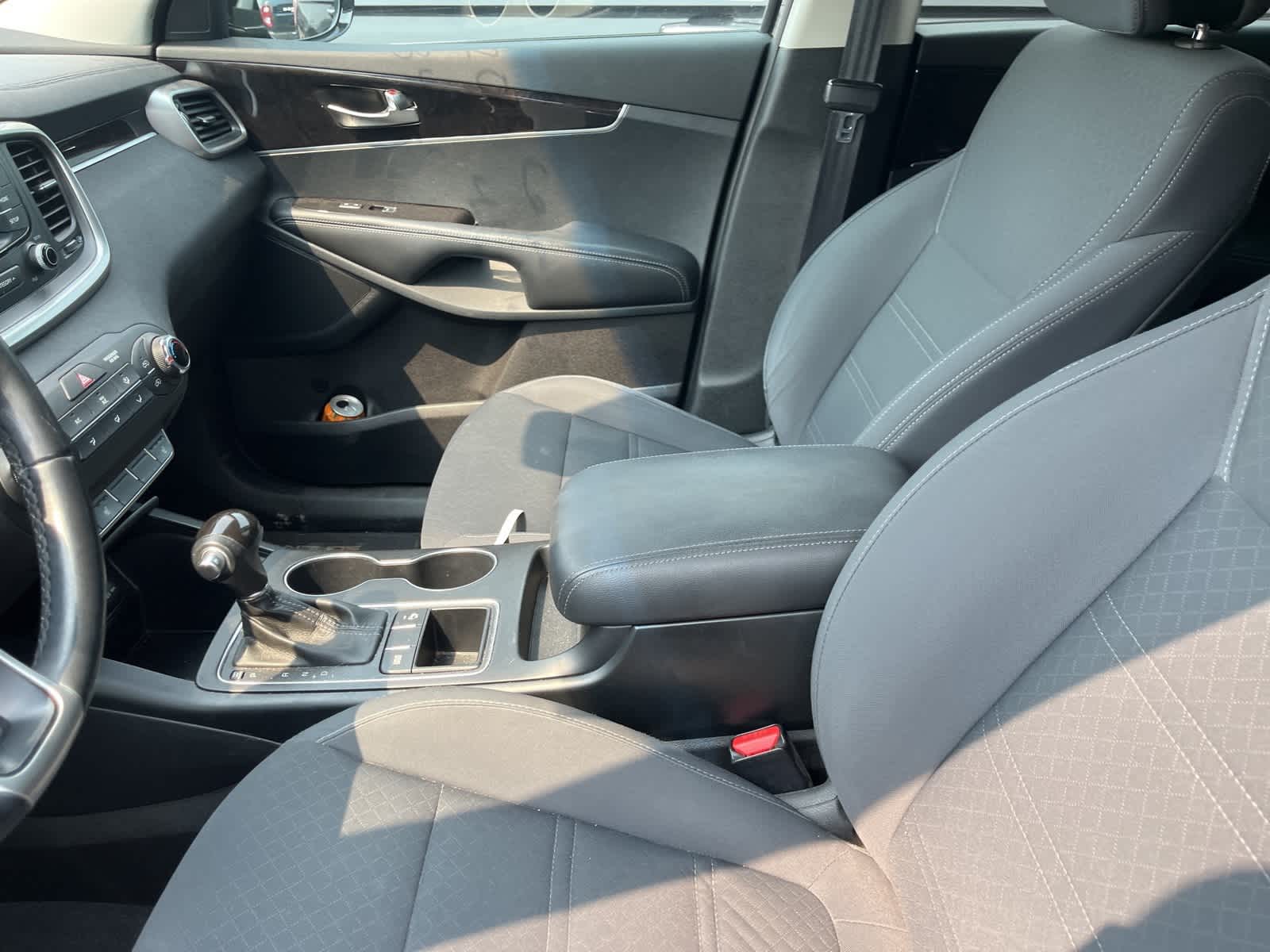 Thumbnail: 2016 Kia Sorento - 22
