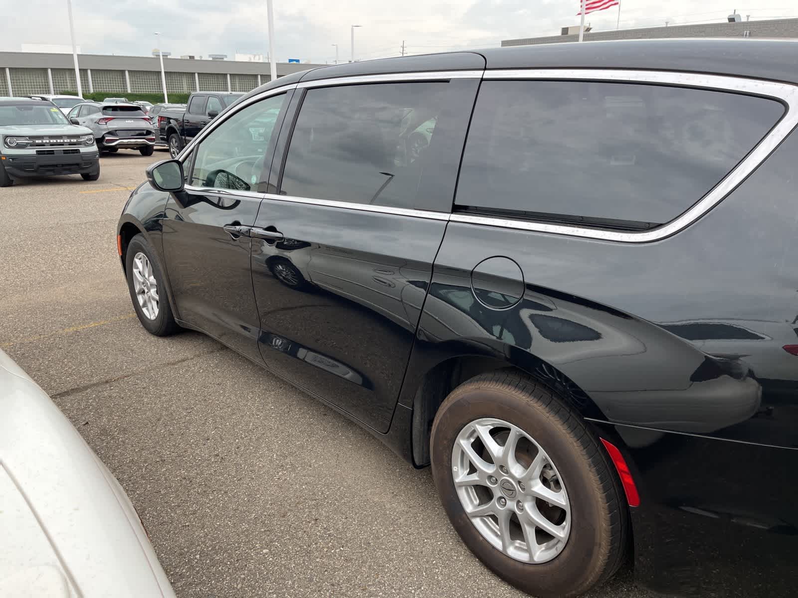 Thumbnail: 2023 Chrysler Pacifica - 11