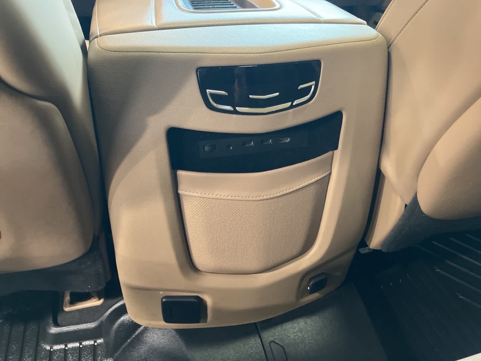 Thumbnail: 2019 Cadillac Escalade - 27