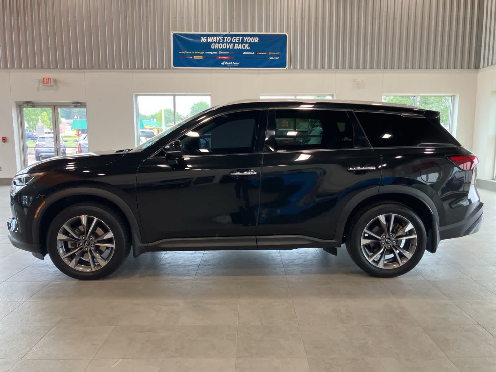 Thumbnail: 2022 INFINITI QX60 - 8