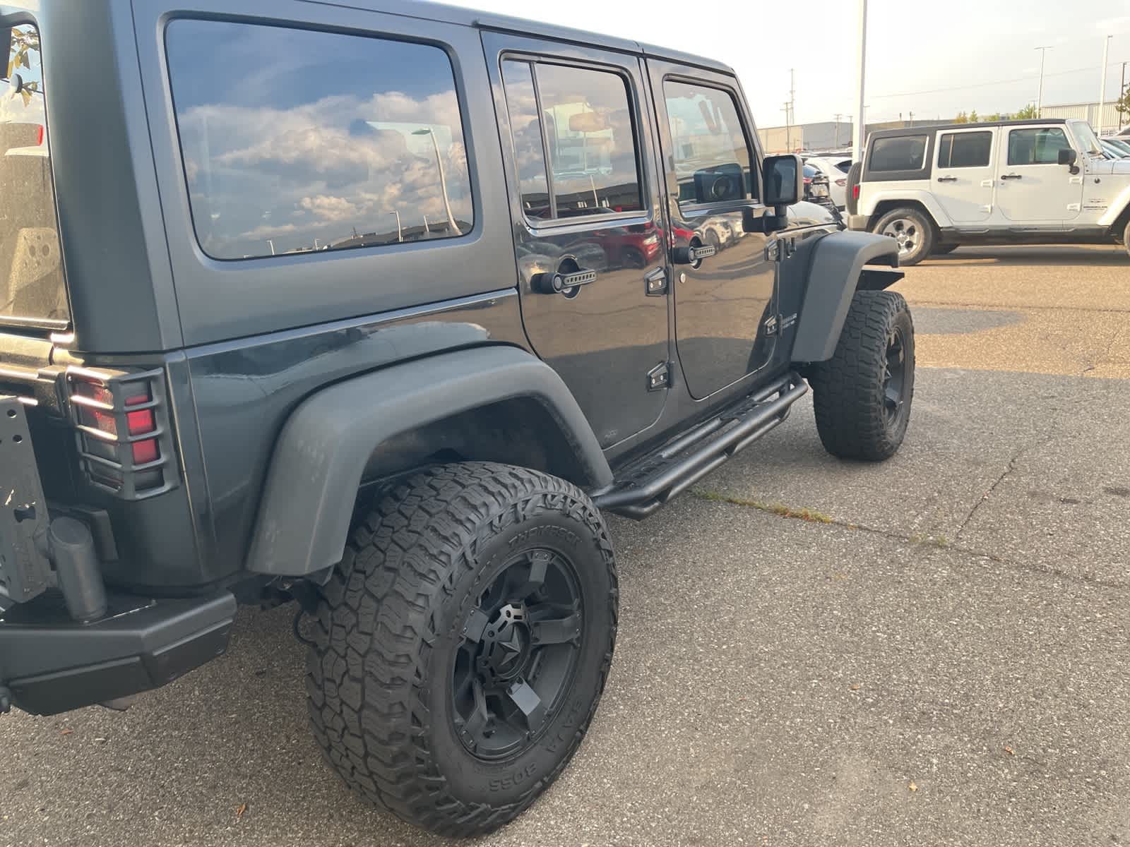 Thumbnail: 2017 Jeep Wrangler - 15