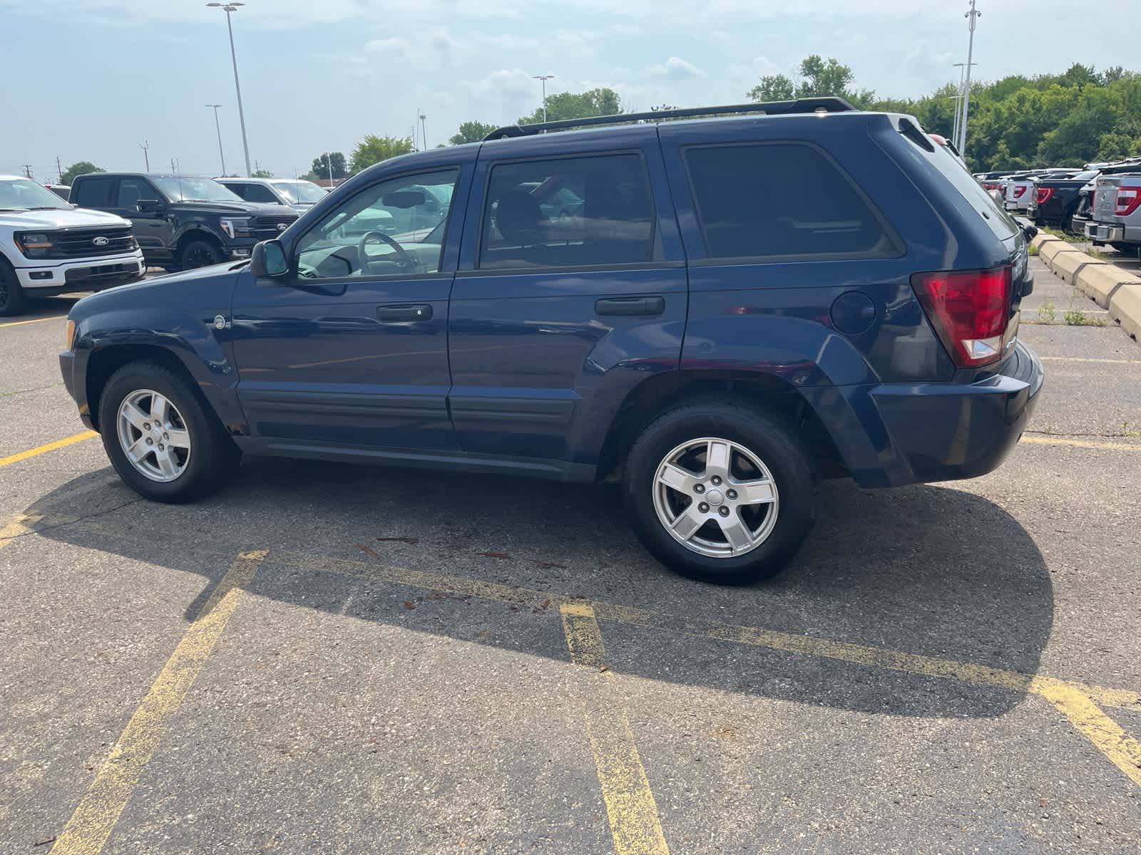 Thumbnail: 2005 Jeep Grand Cherokee - 7