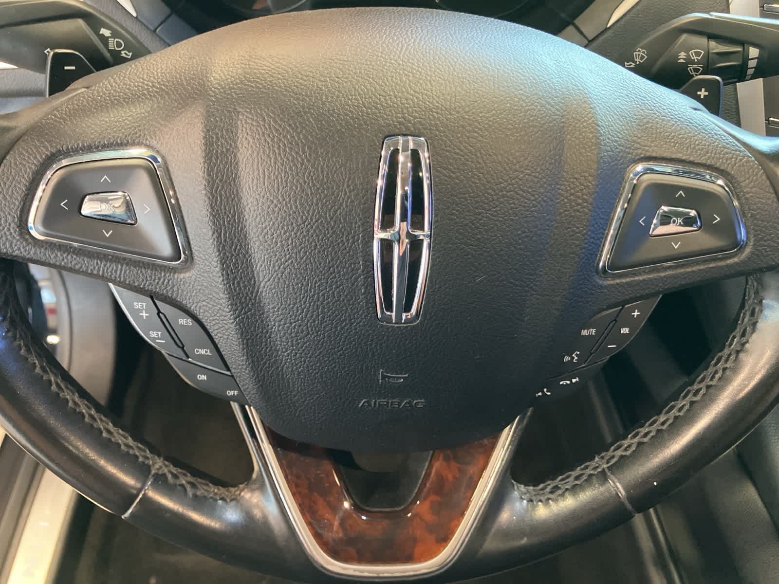 Thumbnail: 2016 Lincoln MKZ - 16
