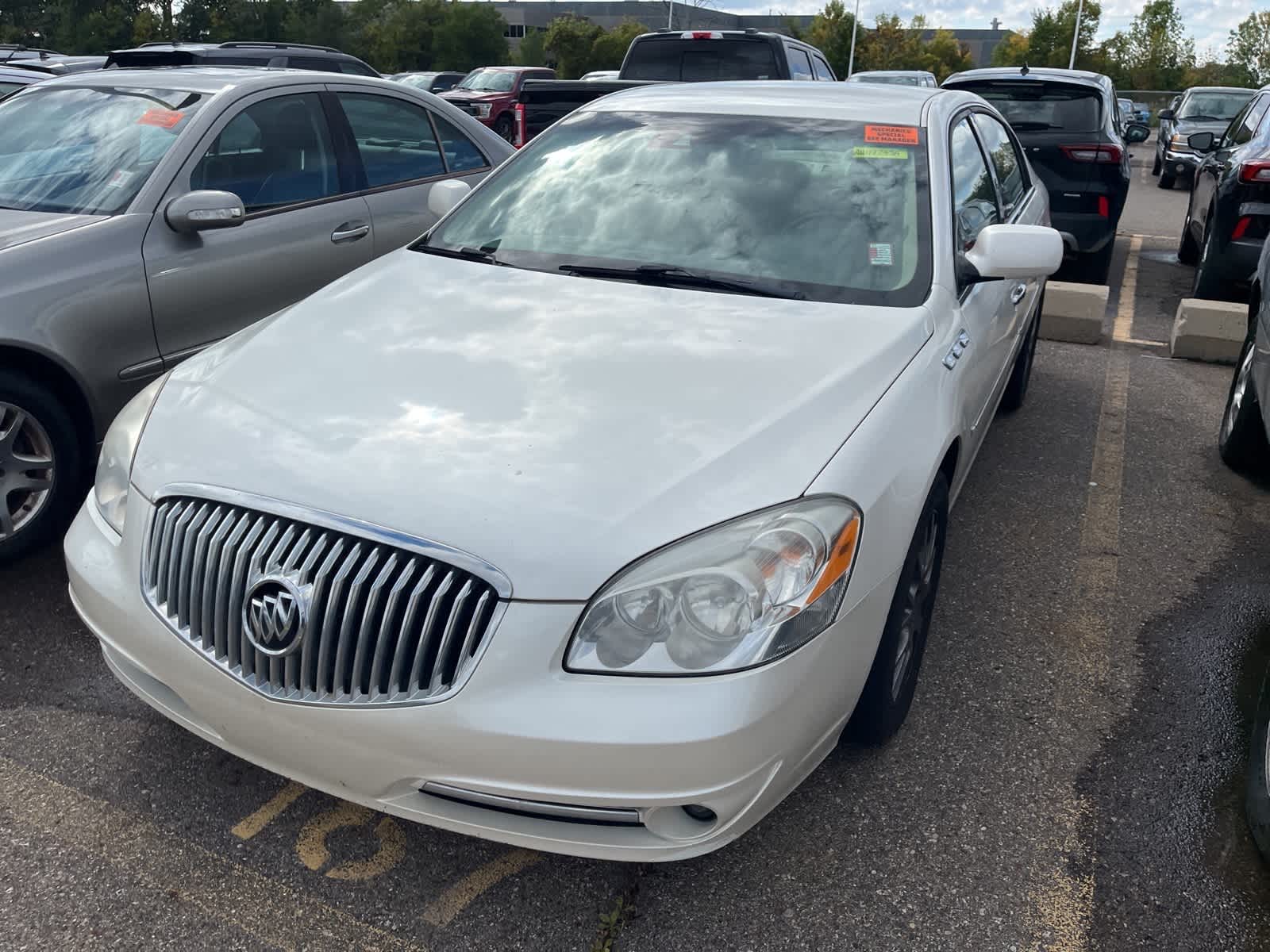 Thumbnail: 2010 Buick Lucerne - 3