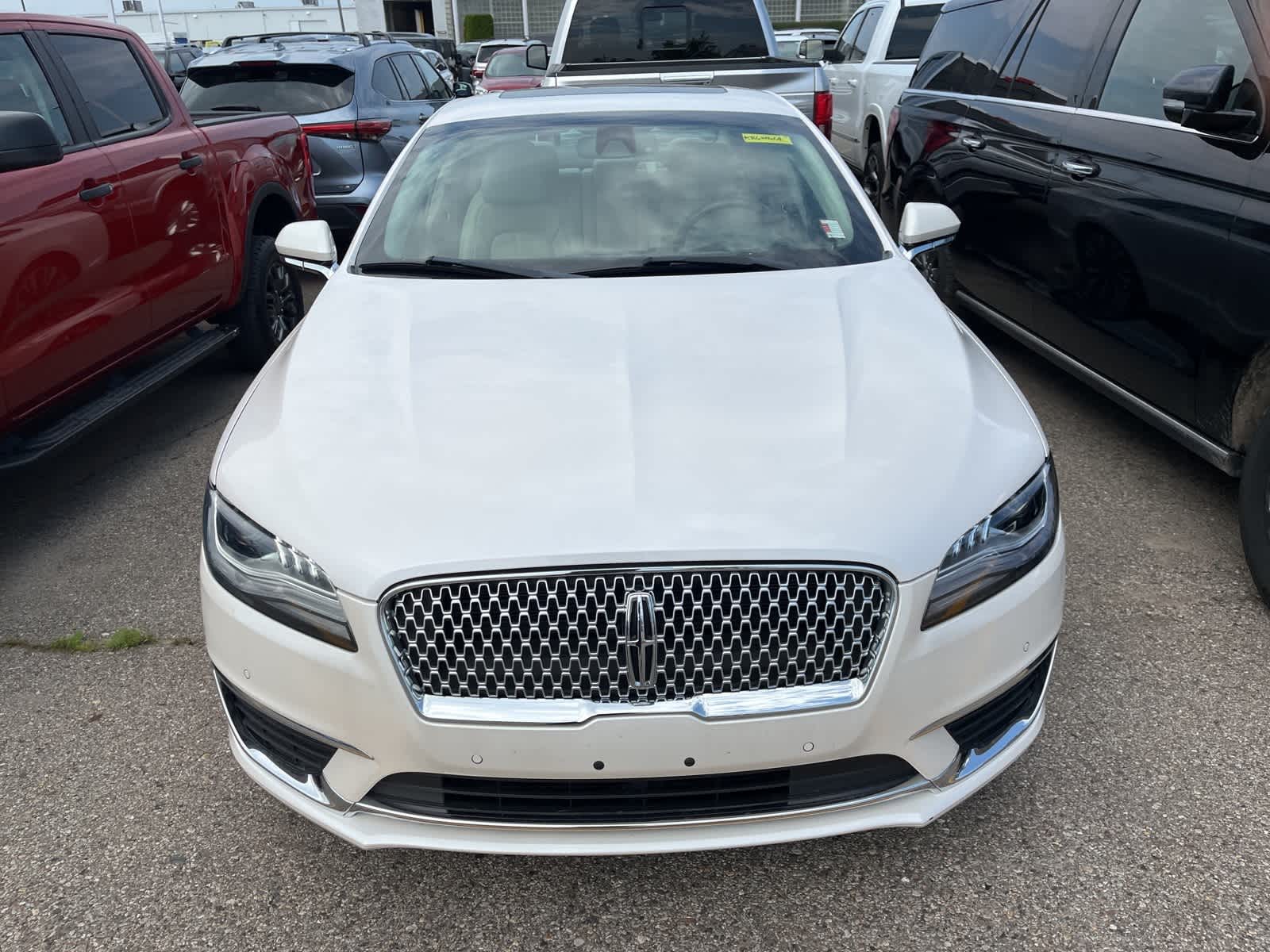 Thumbnail: 2019 Lincoln MKZ - 21