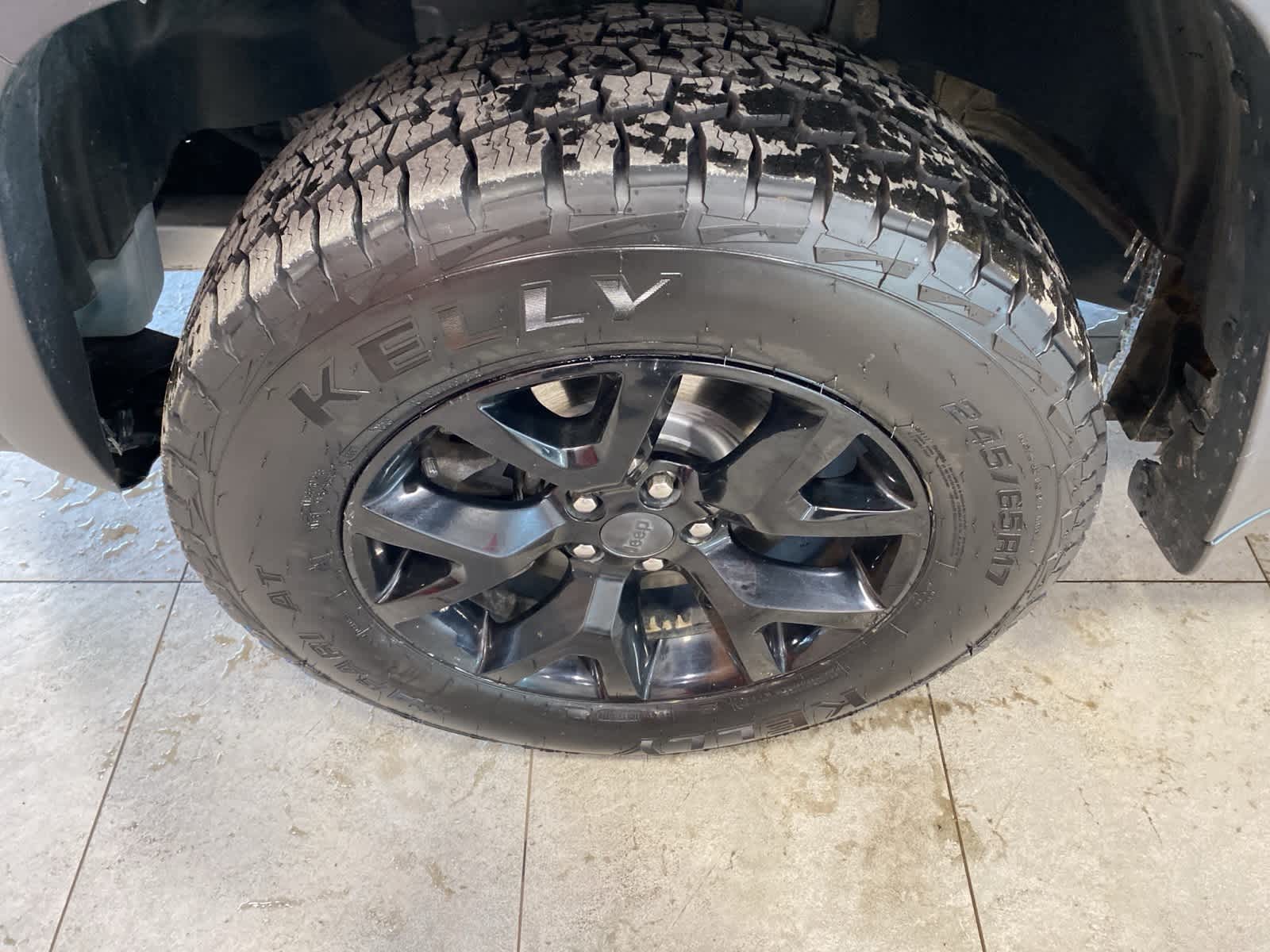 Thumbnail: 2020 Jeep Cherokee - 9