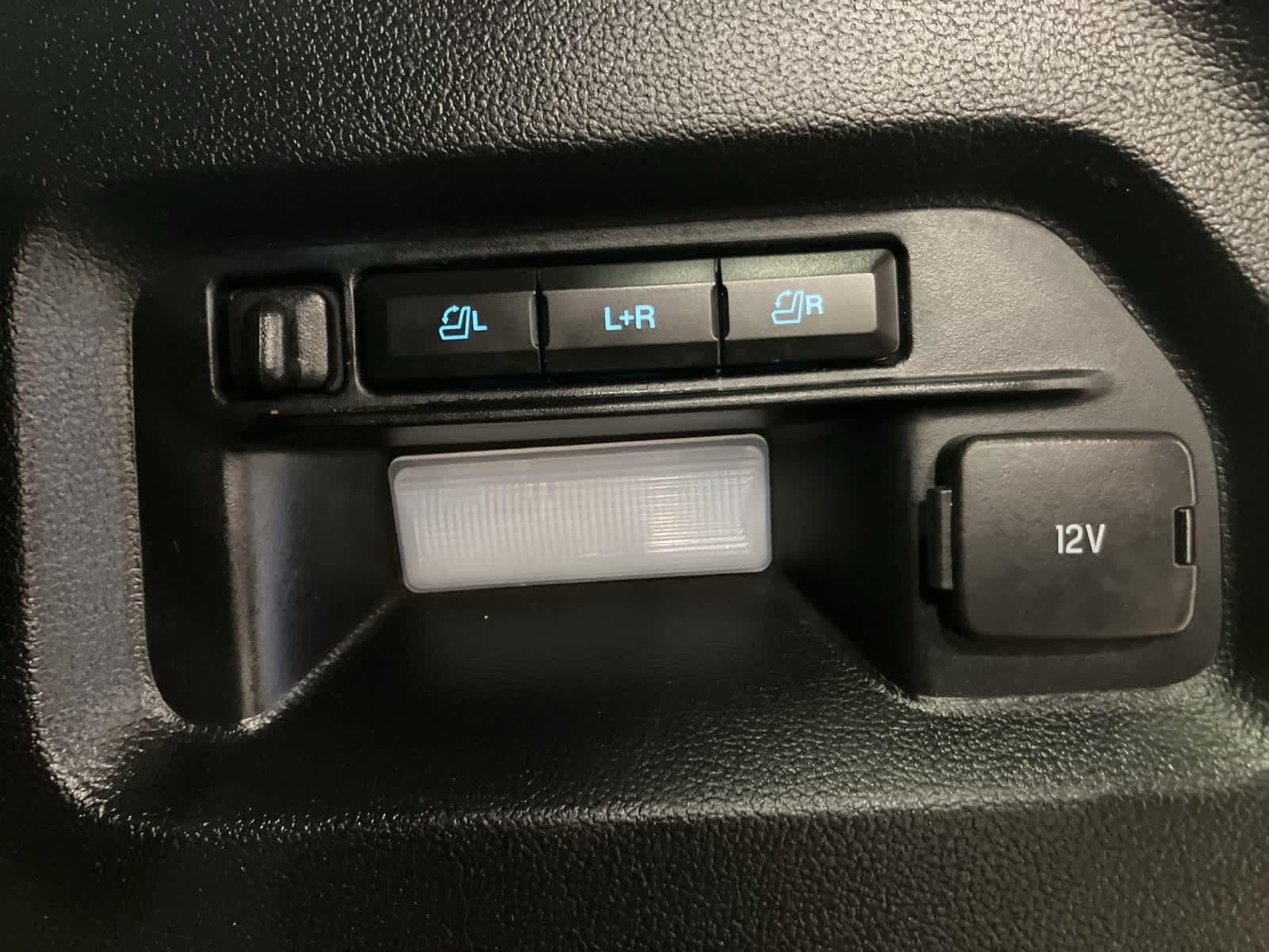 Thumbnail: 2020 Ford Explorer - 30