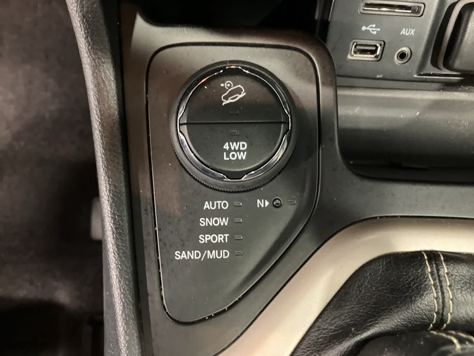 Thumbnail: 2016 Jeep Cherokee - 20