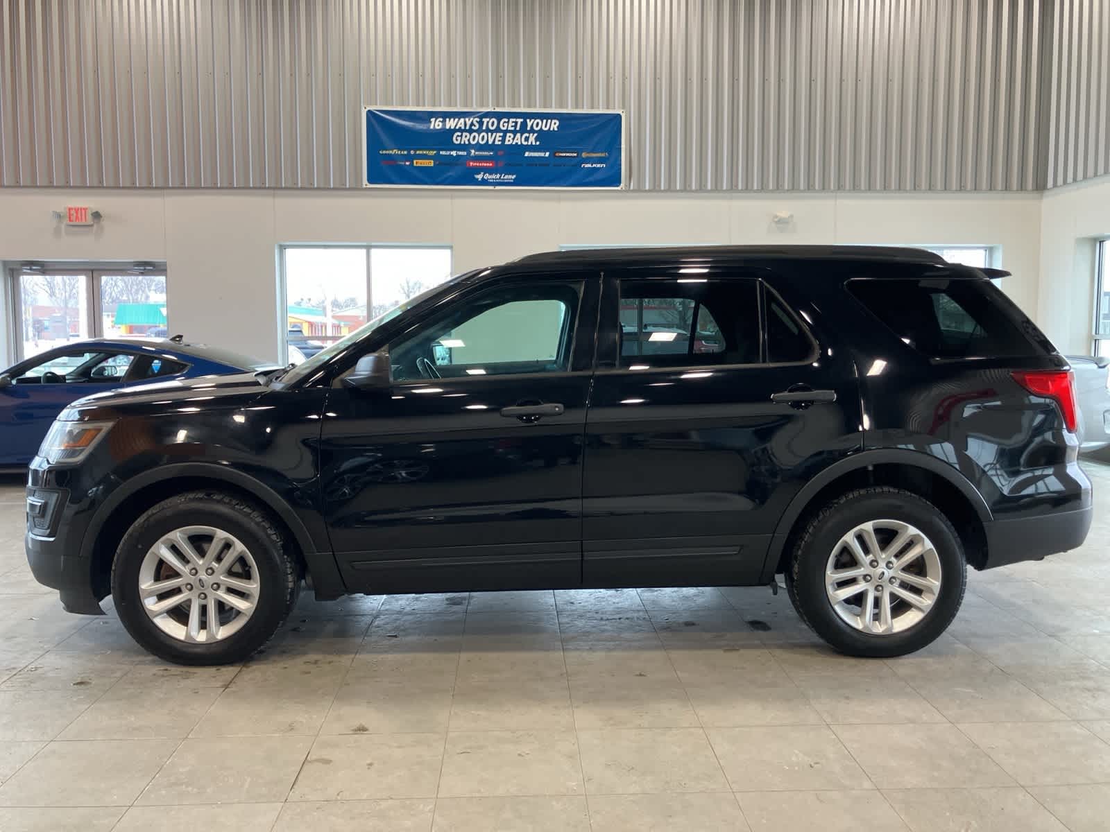 Thumbnail: 2017 Ford Explorer - 8