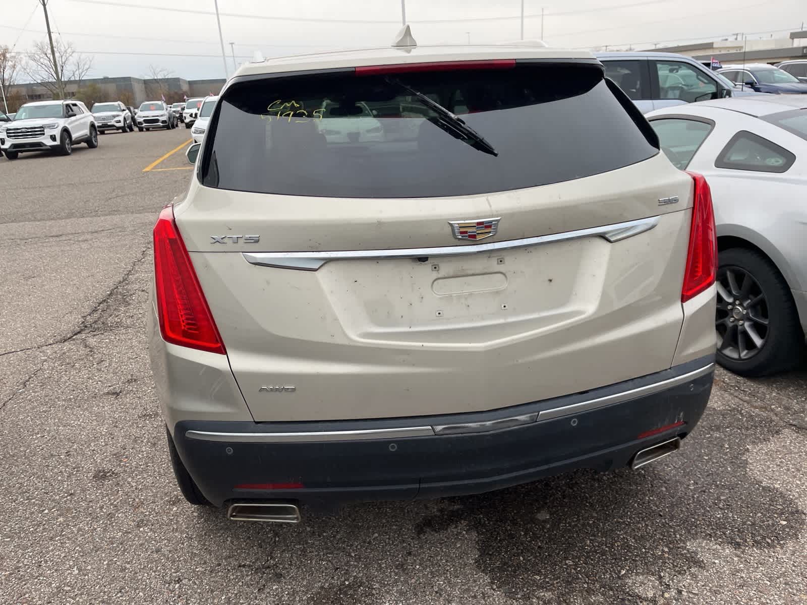 Thumbnail: 2017 Cadillac XT5 - 12