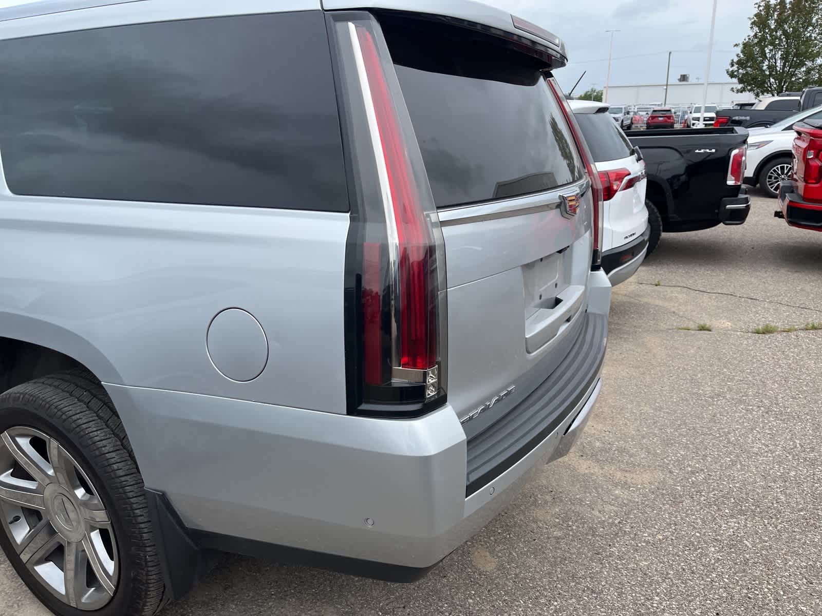 Thumbnail: 2020 Cadillac Escalade - 8