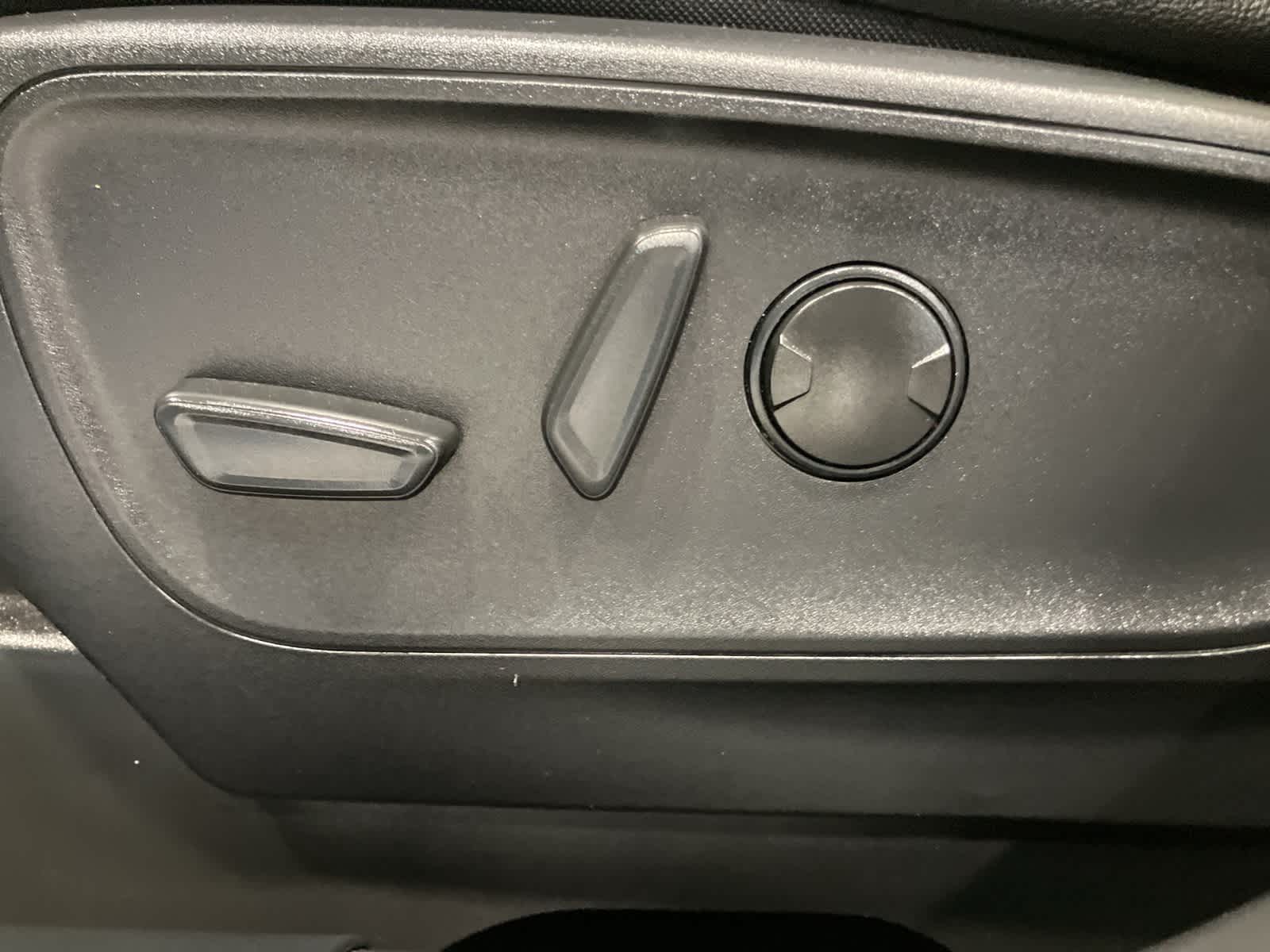 Thumbnail: 2022 Ford Escape - 14