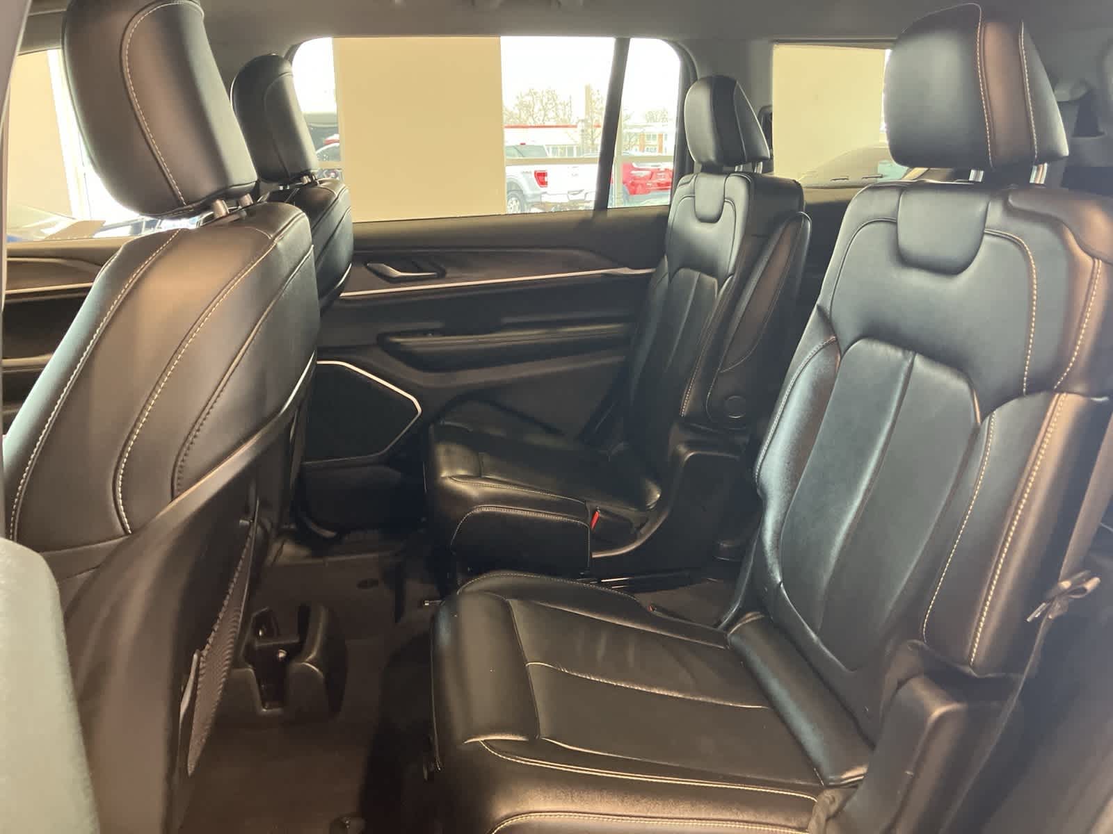 Thumbnail: 2021 Jeep Grand Cherokee L - 25