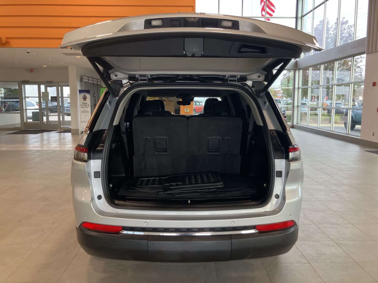 Thumbnail: 2021 Jeep Grand Cherokee L - 28