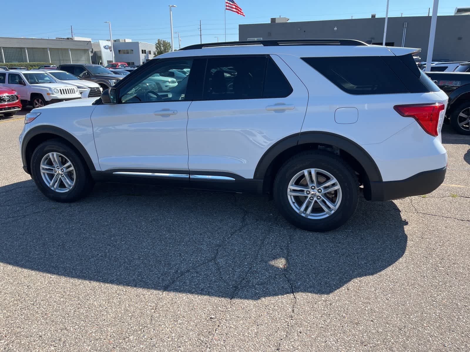 Thumbnail: 2022 Ford Explorer - 6
