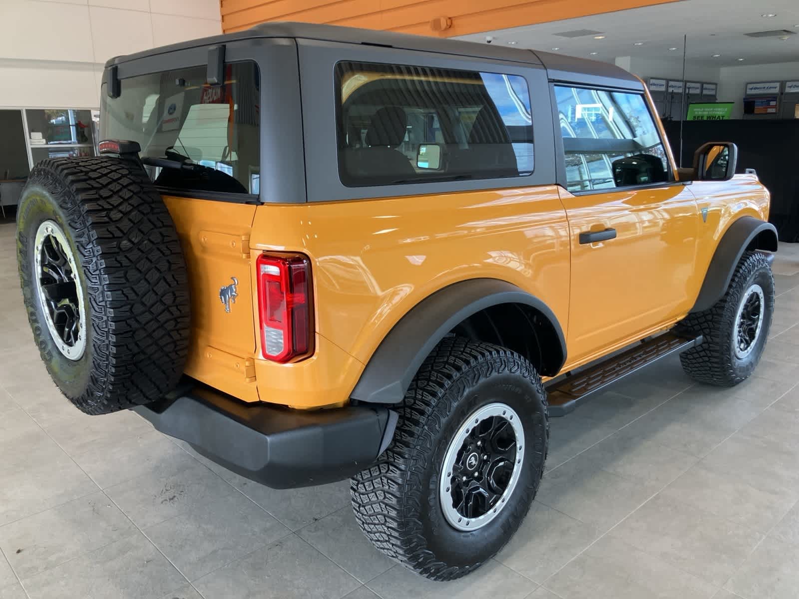 Thumbnail: 2022 Ford Bronco - 5