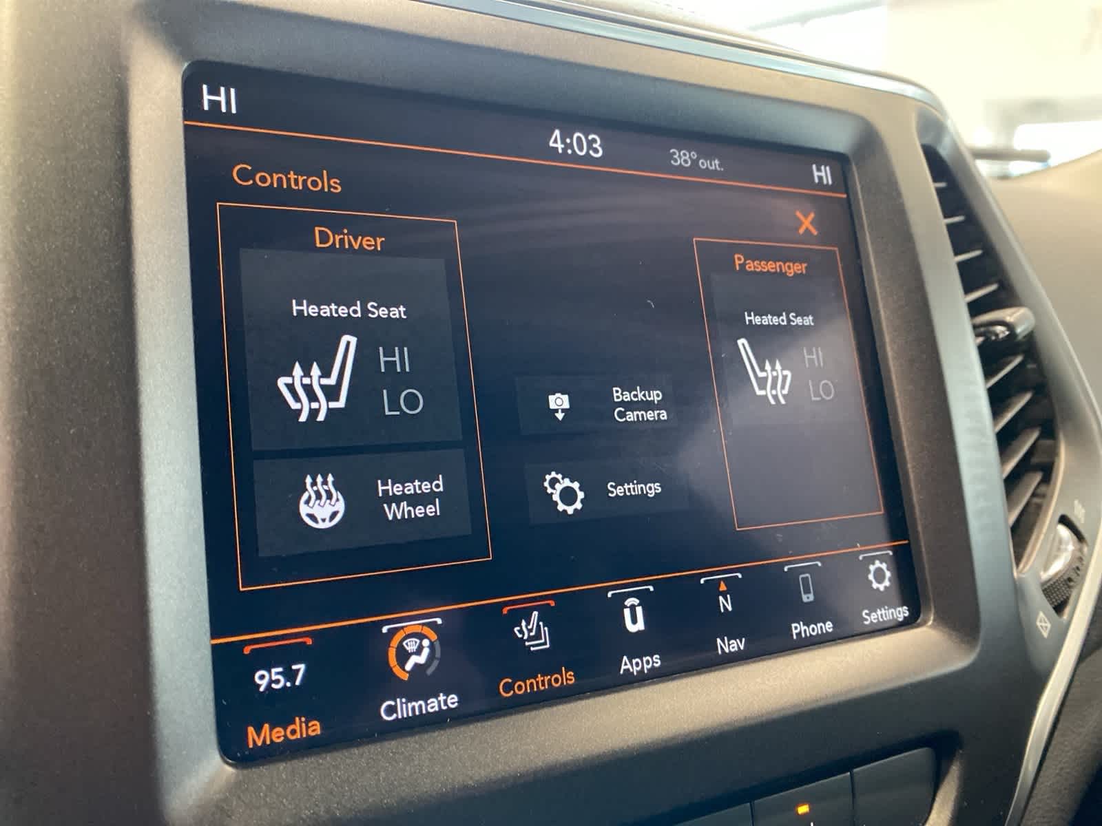 Thumbnail: 2021 Jeep Cherokee - 24