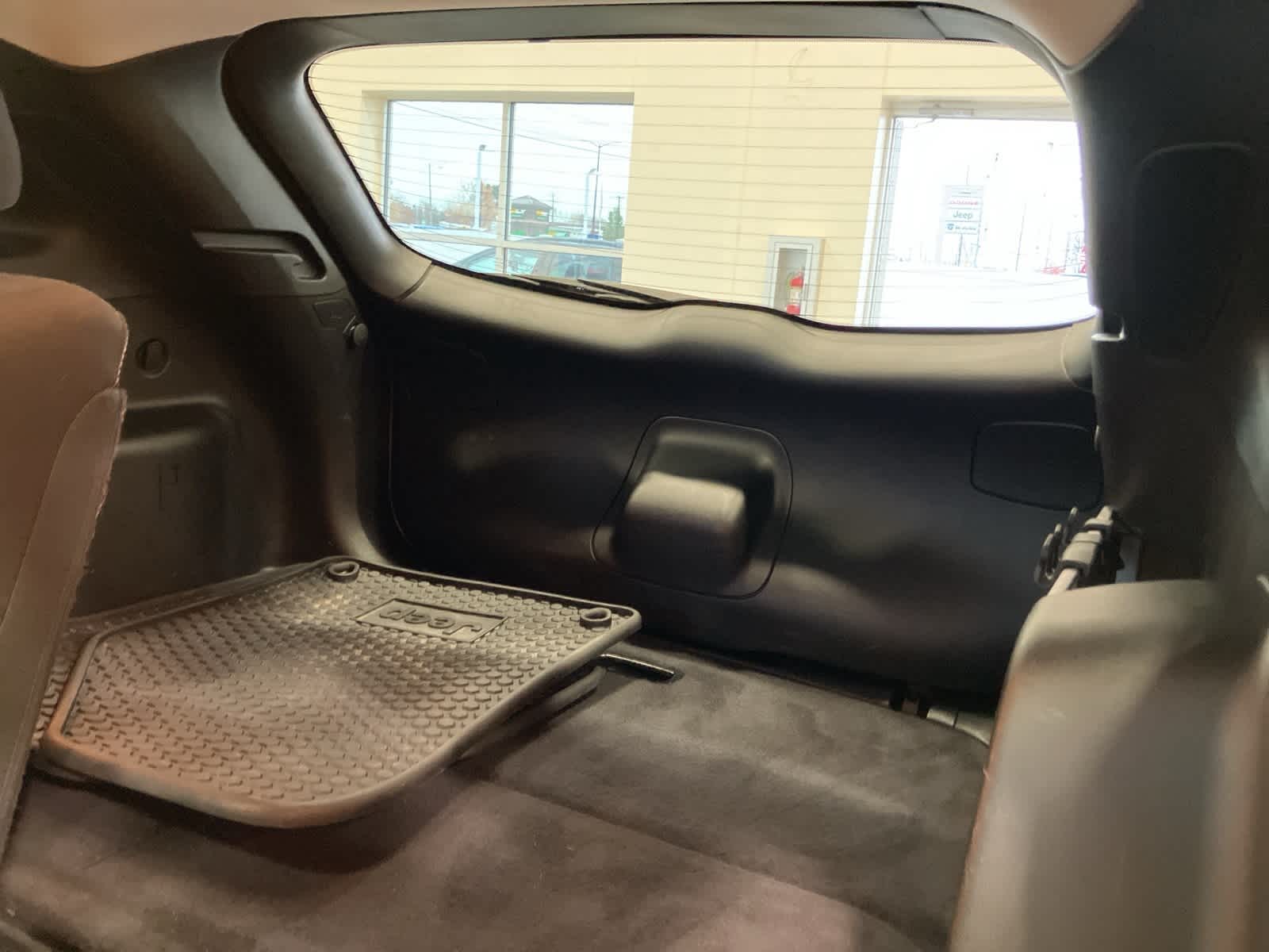 Thumbnail: 2016 Jeep Cherokee - 31