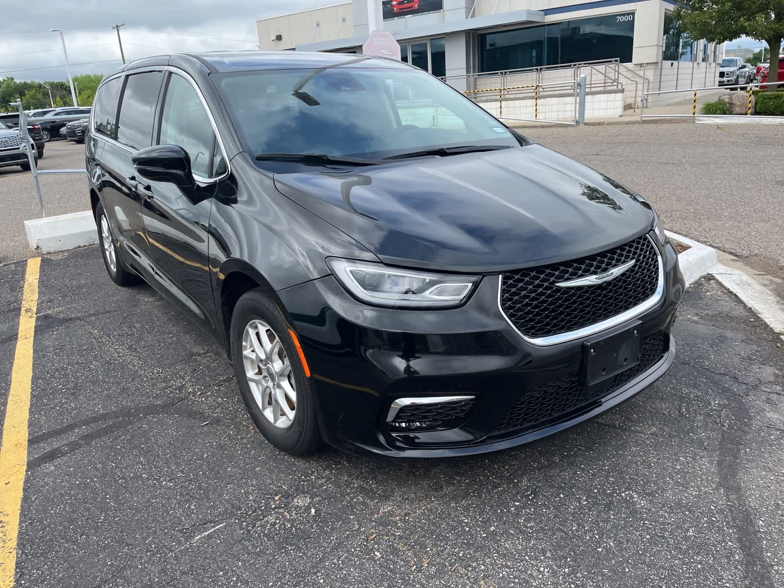 Thumbnail: 2024 Chrysler Pacifica - 17