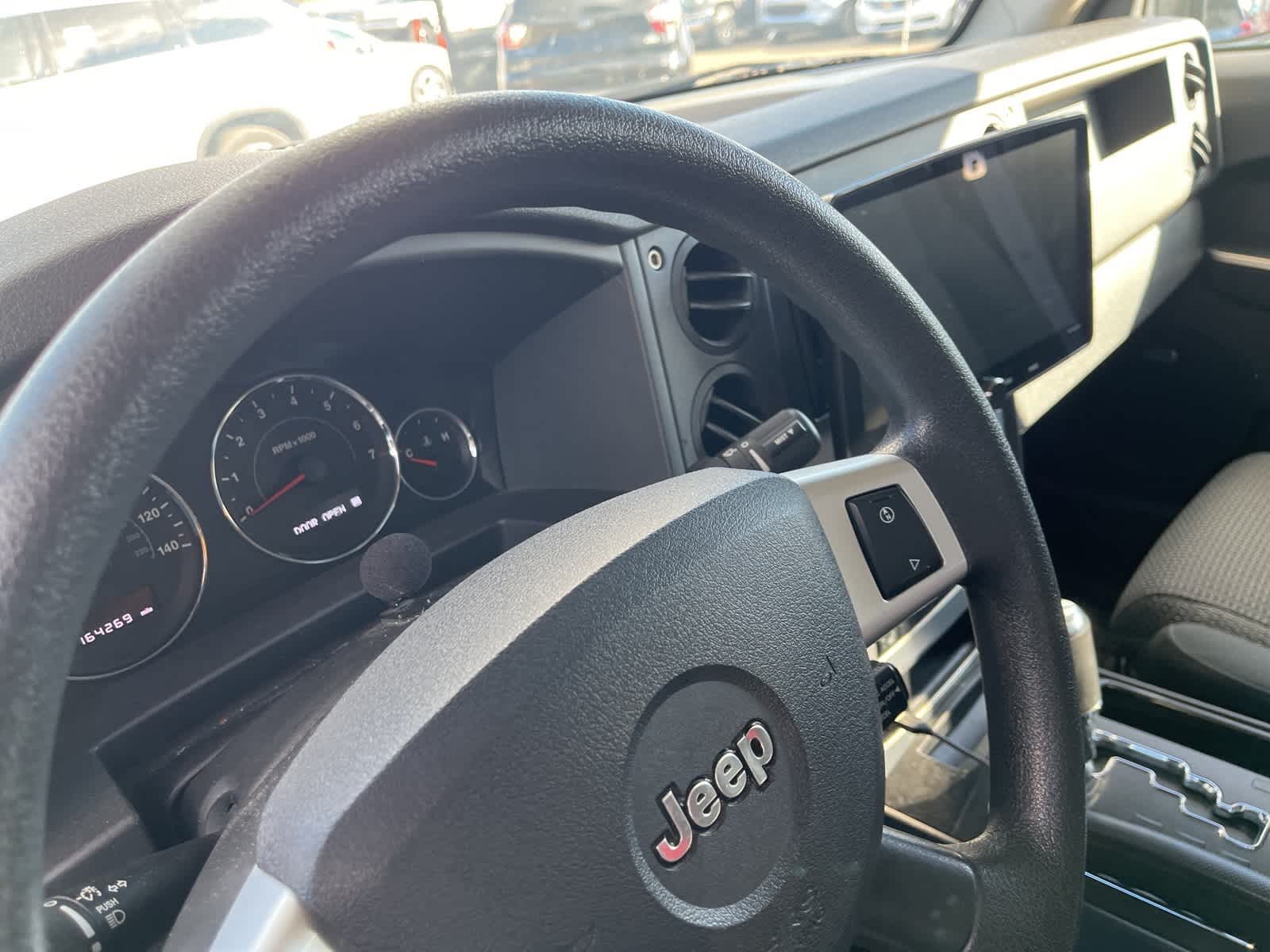 Thumbnail: 2008 Jeep Commander - 31